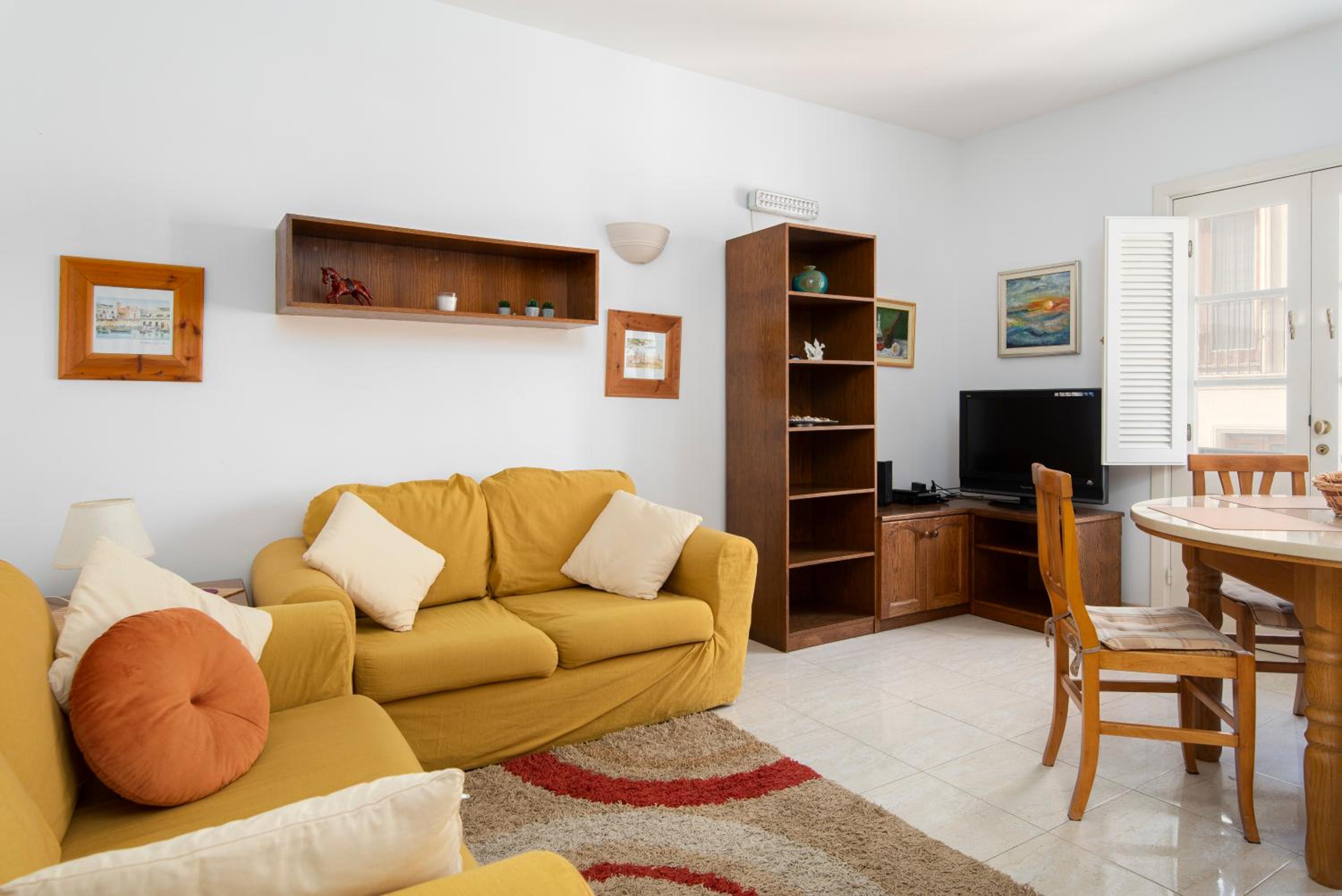 Modern 2BR Apartment close to sea, in the heart of Sliema Images