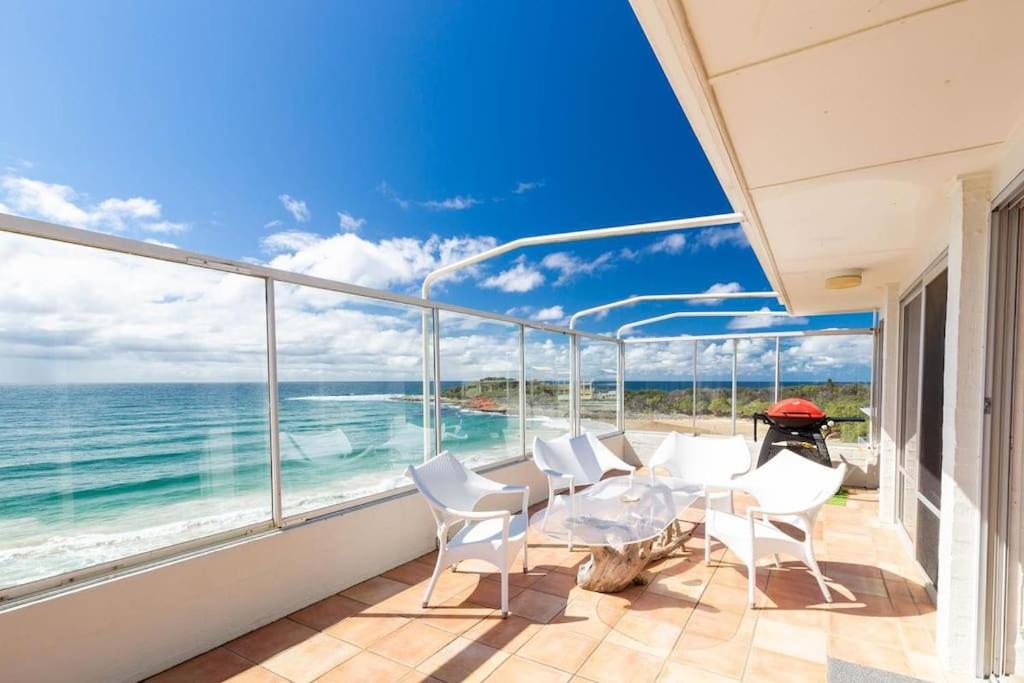 Luxe Oceanfront Penthouse! Yamba's best Suncrest 5 Images