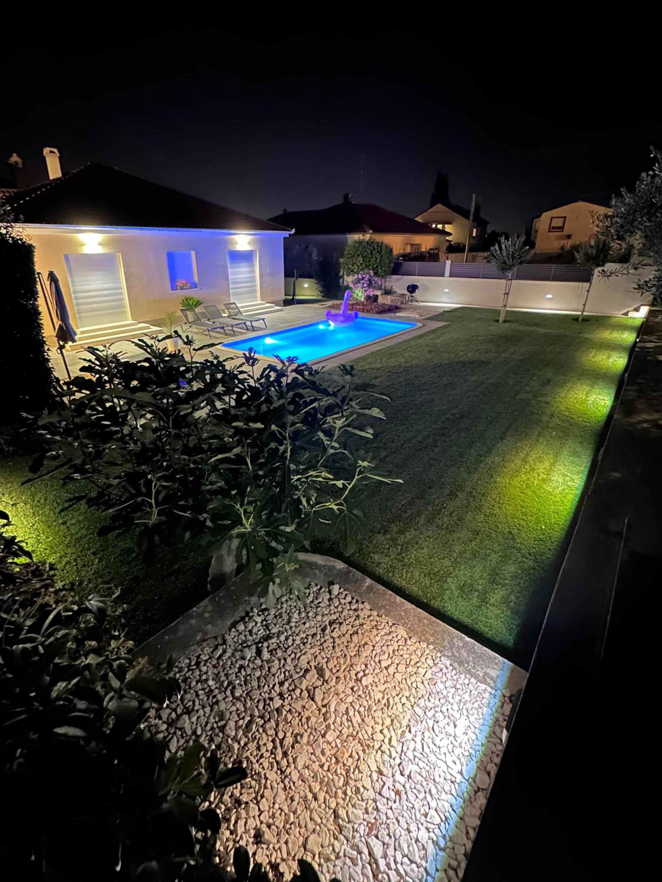 Tony's house with private pool, garden and parking Images