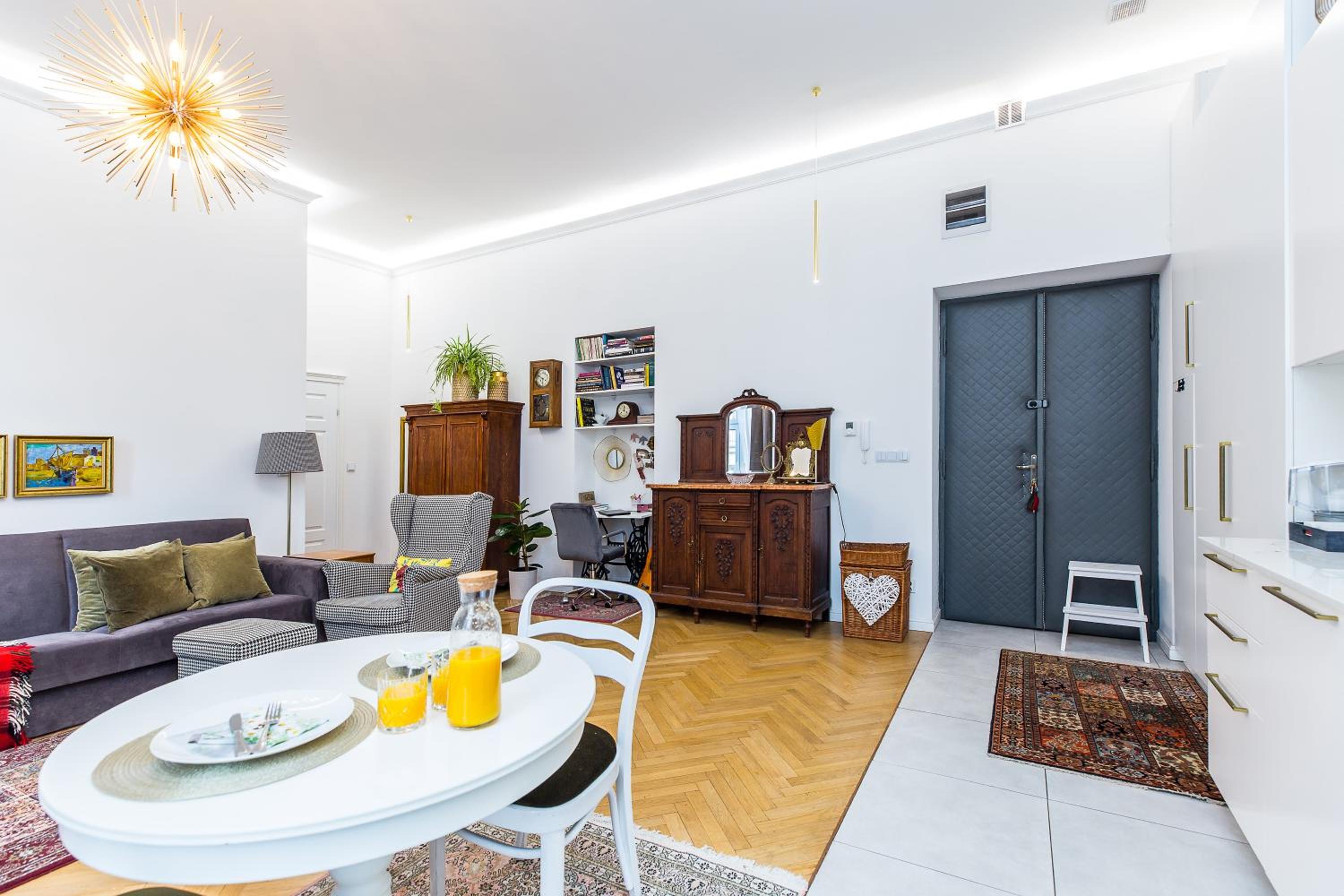 Miodowa Apartment Images