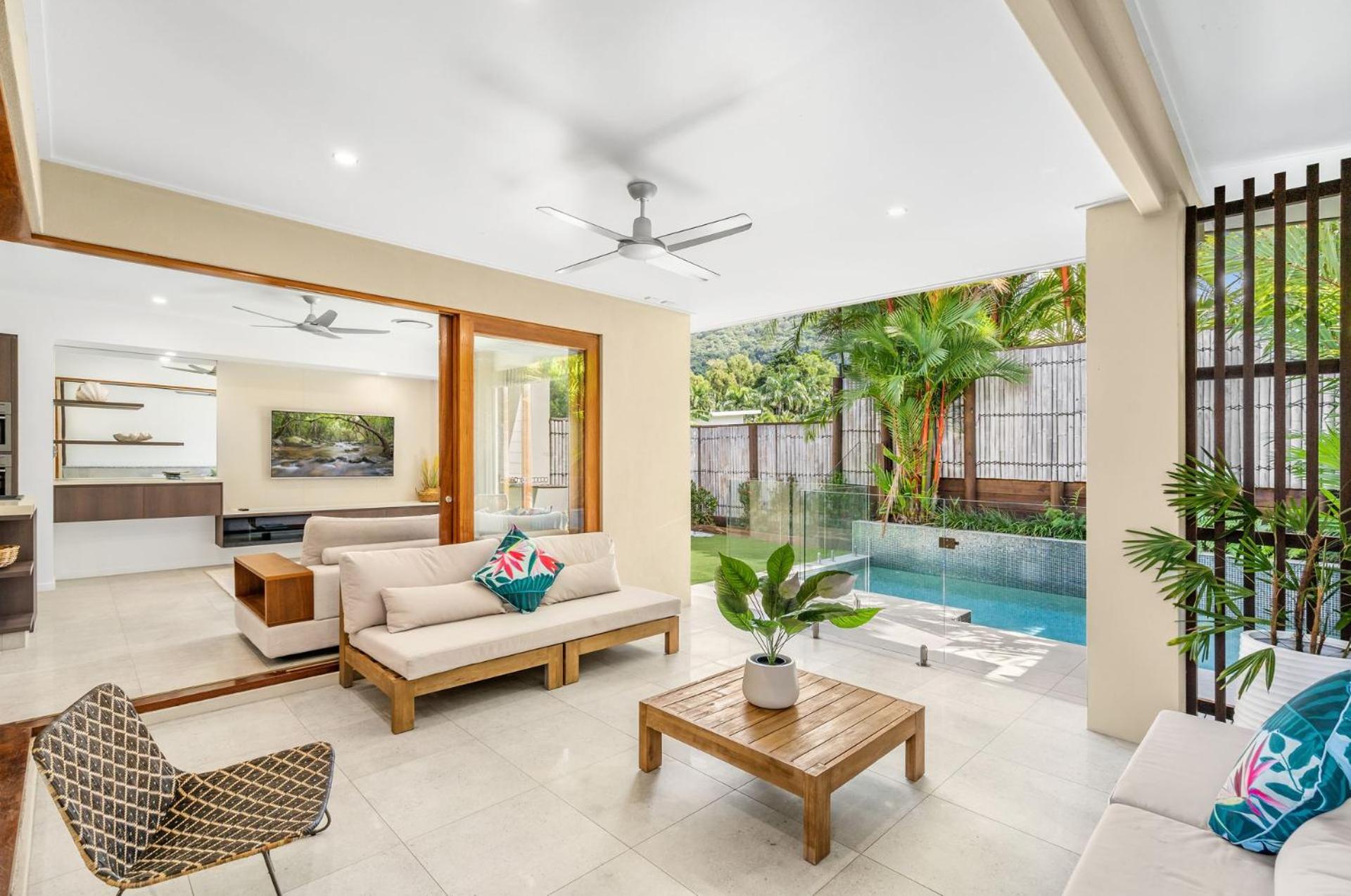 Belle Escapes Havenly Luxury Villa Palm Cove Images