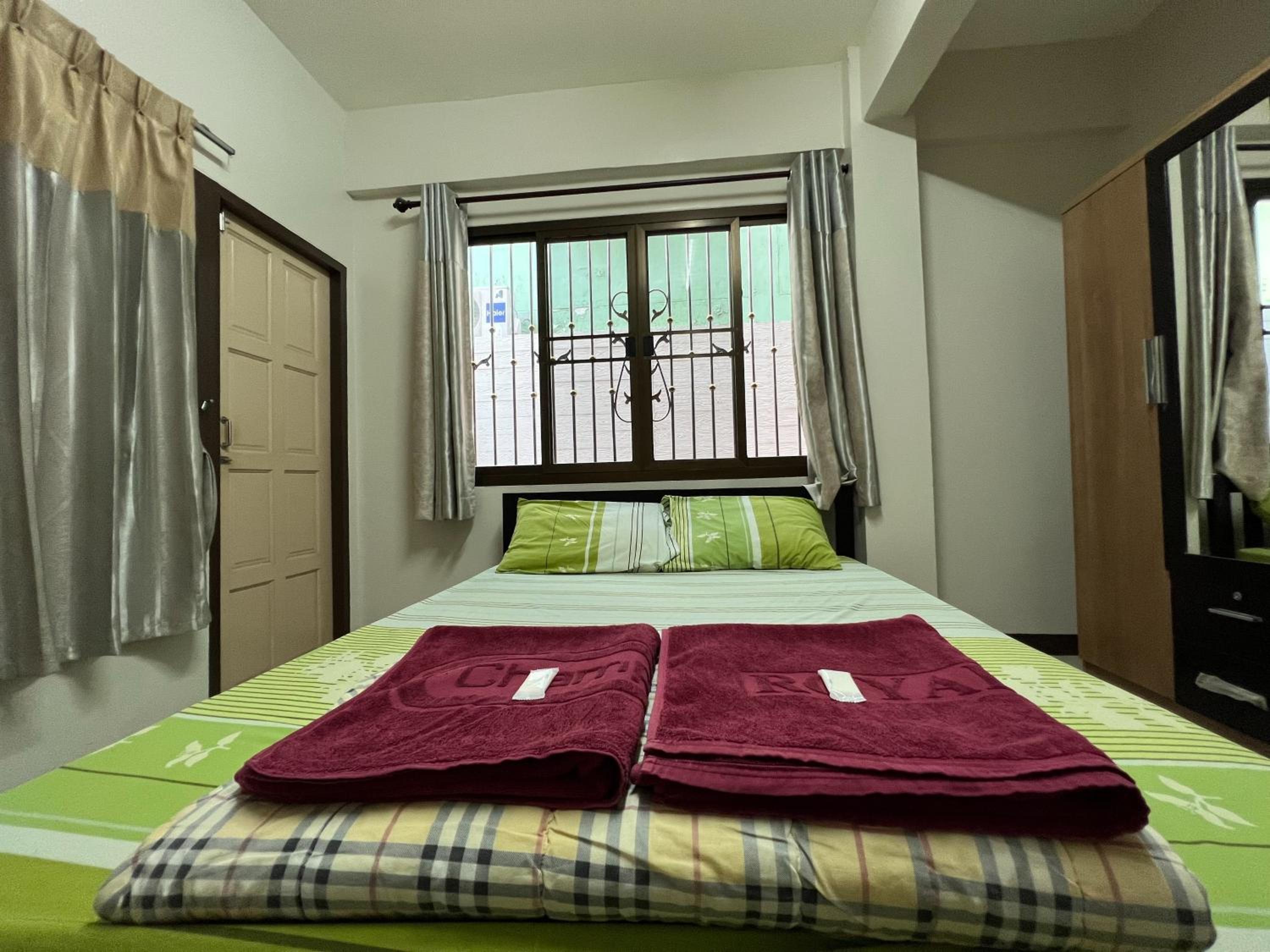 Pimravee Apartment (Yaek 8) Images