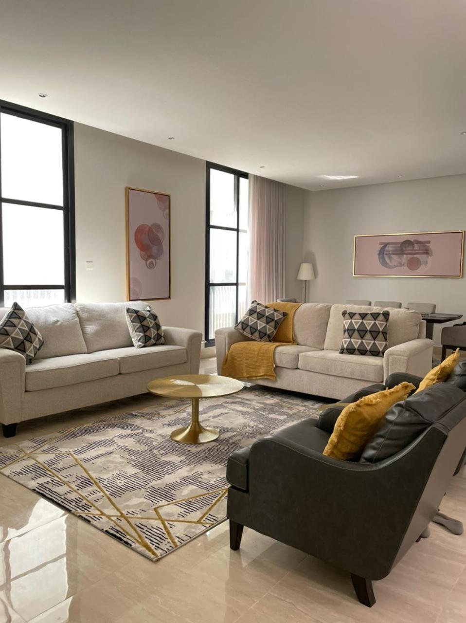 Luxurious Three Bedroom Apartment North of Riyadh شقة فخمة مكونة من ثلاث غرف نوم شمال الرياض Images