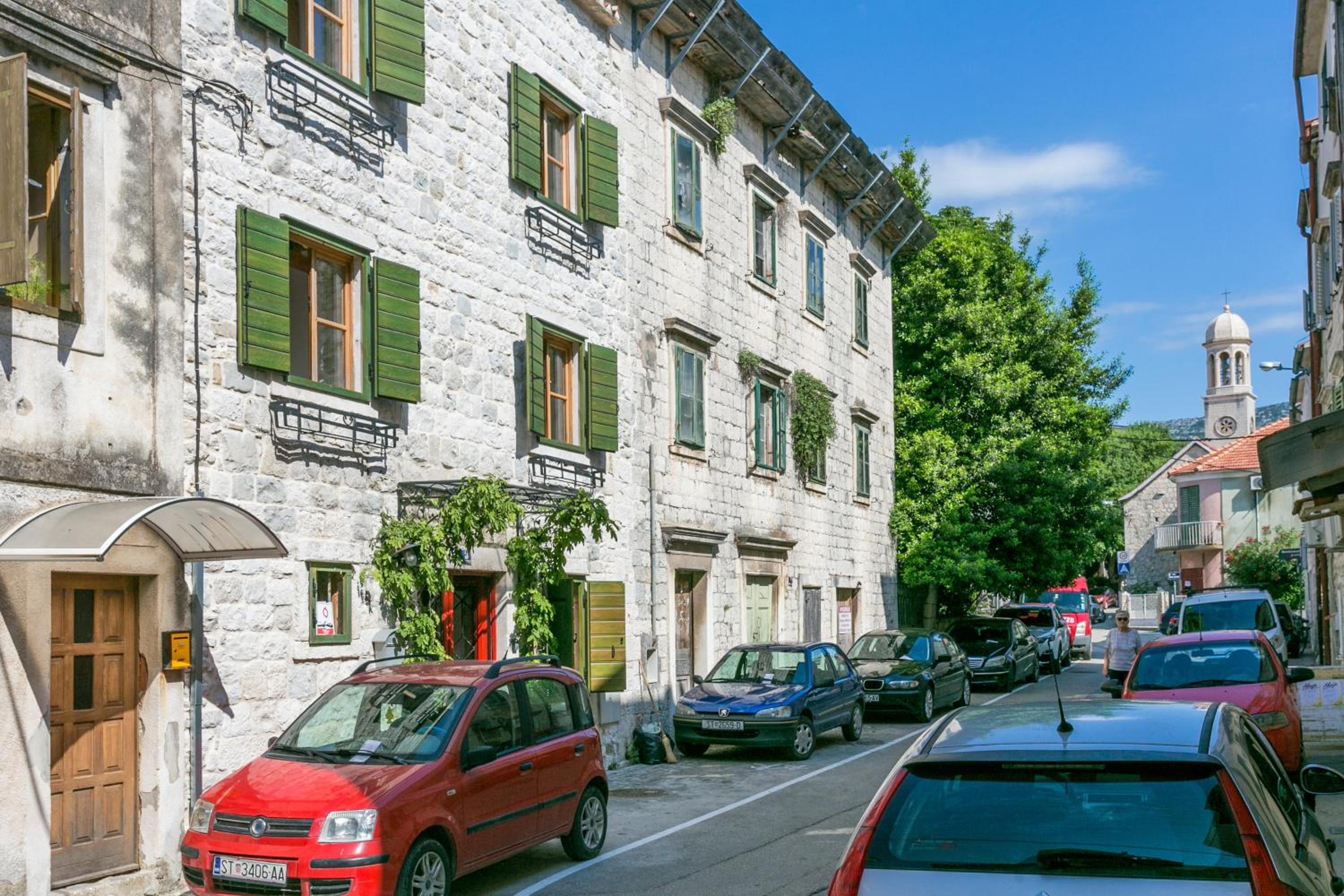 Apartments by the sea Kastel Stari, Kastela - 21199 Images