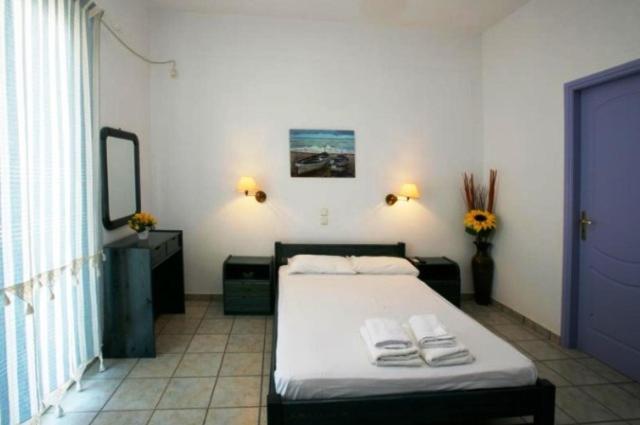 Soula Rooms Tinos Images
