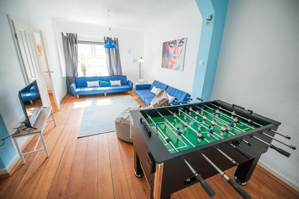 150qm LOFT, Tischtennis, Dart, Tischkicker Images