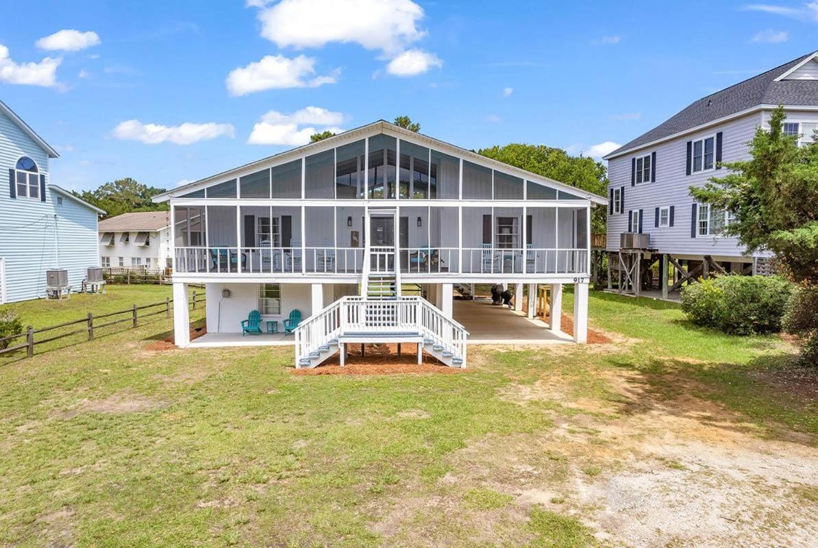 Summer Breeze Retreat Charming Beach Home in North Litchfield Beach Images