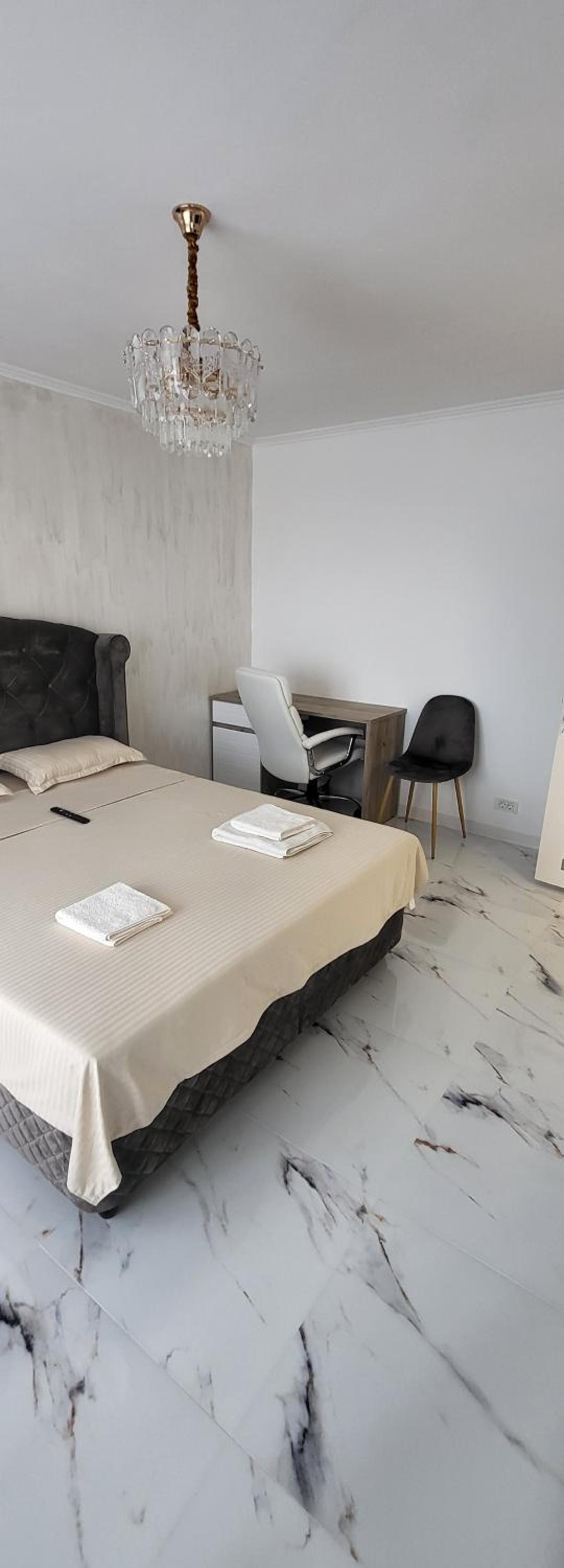 Ena Apartament Images