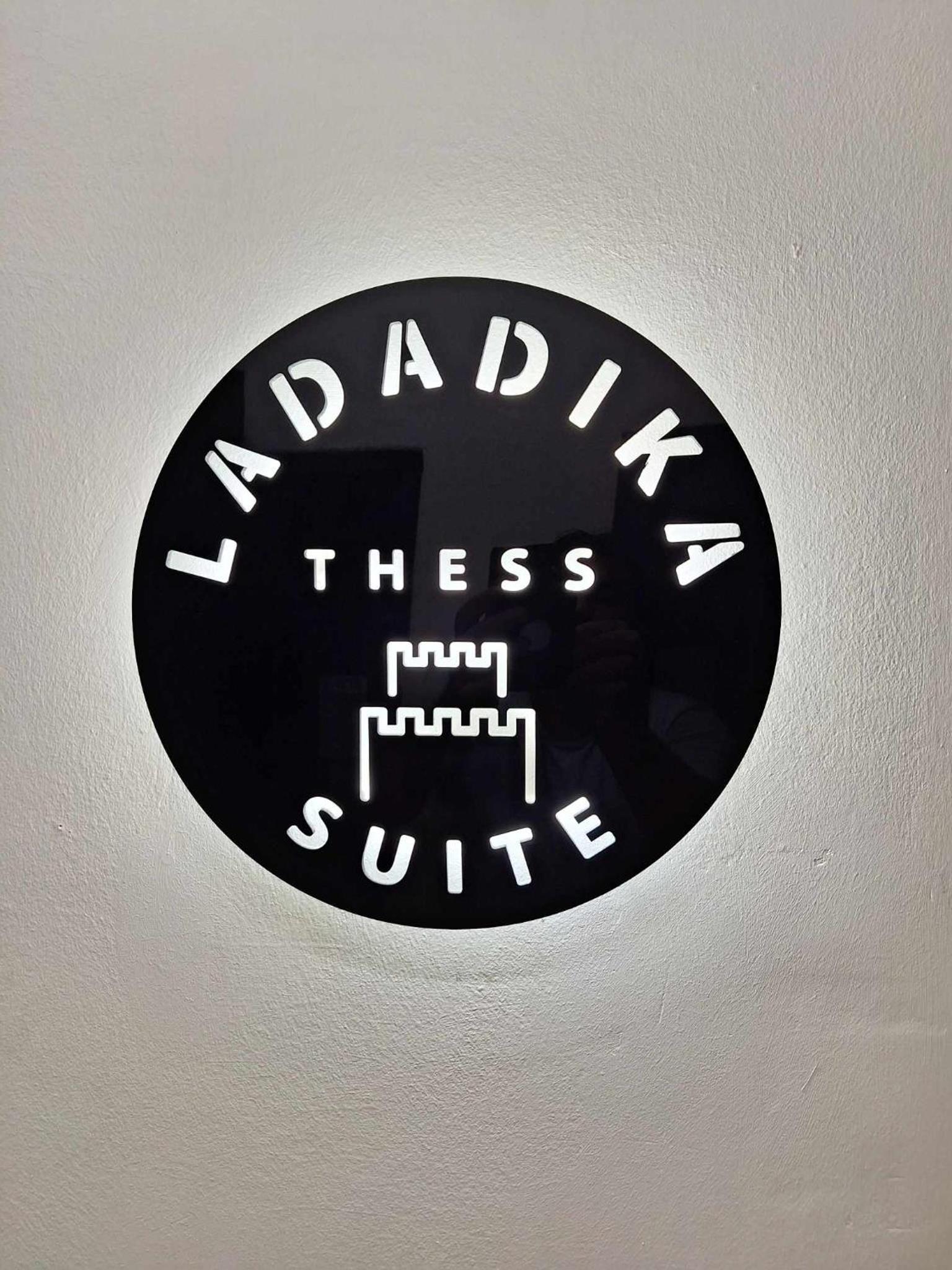 ladadikathess Images