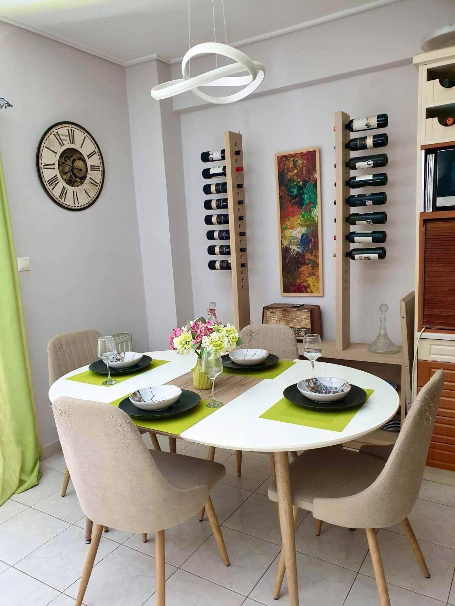 Modern condo in Athens, 10min from the Beach Images