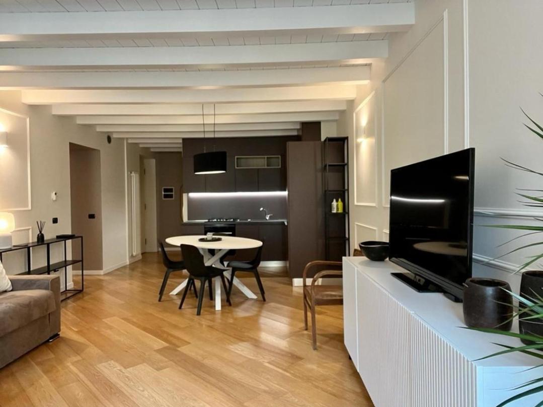 Suite Moroni Apartment Images