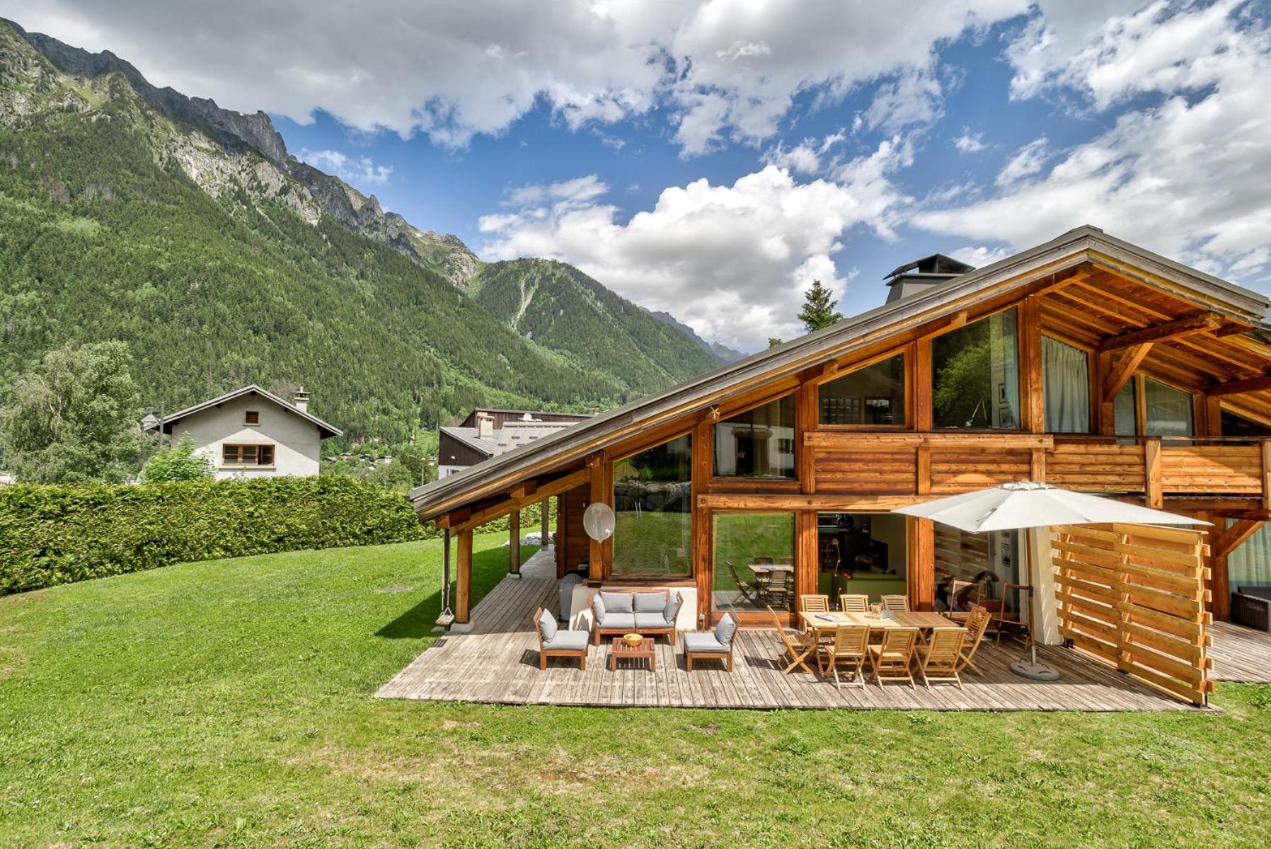 Chalet Caleris Images