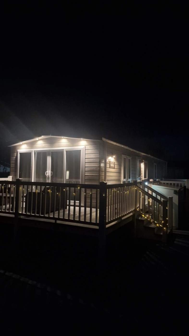Ellis Retreats at Tattershall Lakes Images