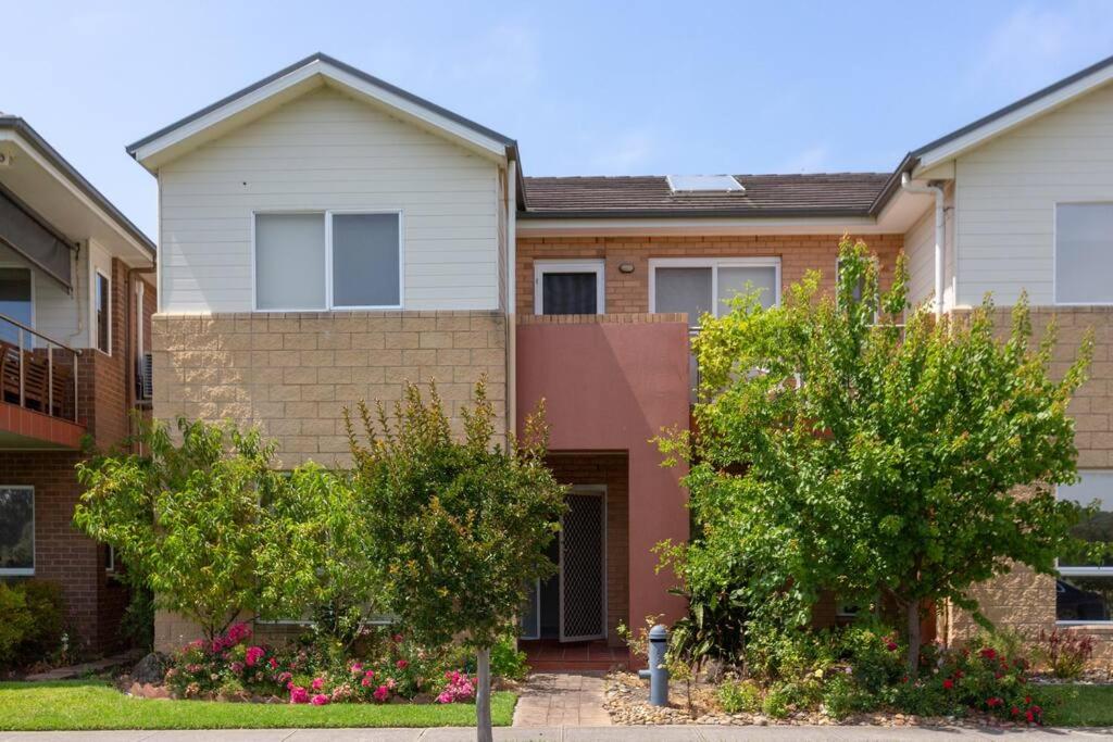 3 bedroom Townhouse In Bonbeach VIC Images