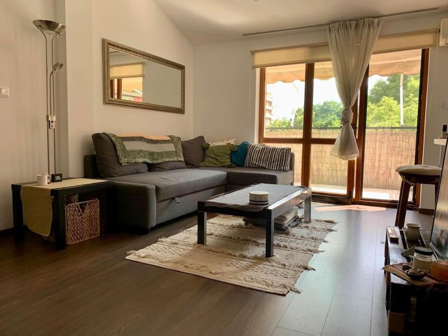 Cozy Flat in a Great Location Images