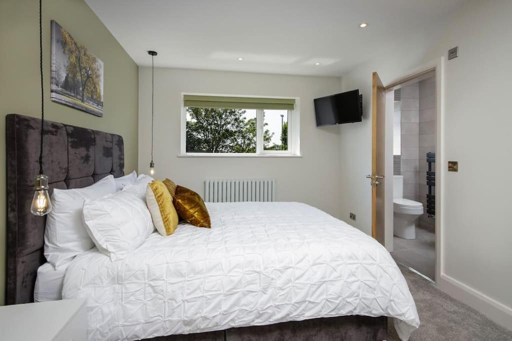 Market Square Apartment Images