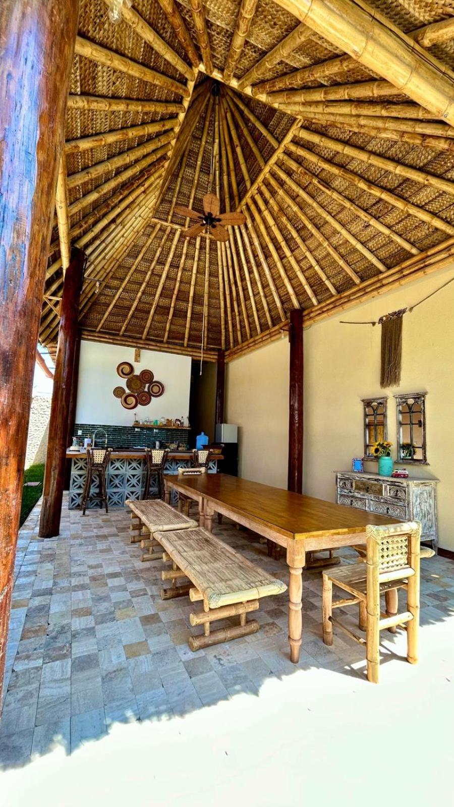 IGUANA HOUSE