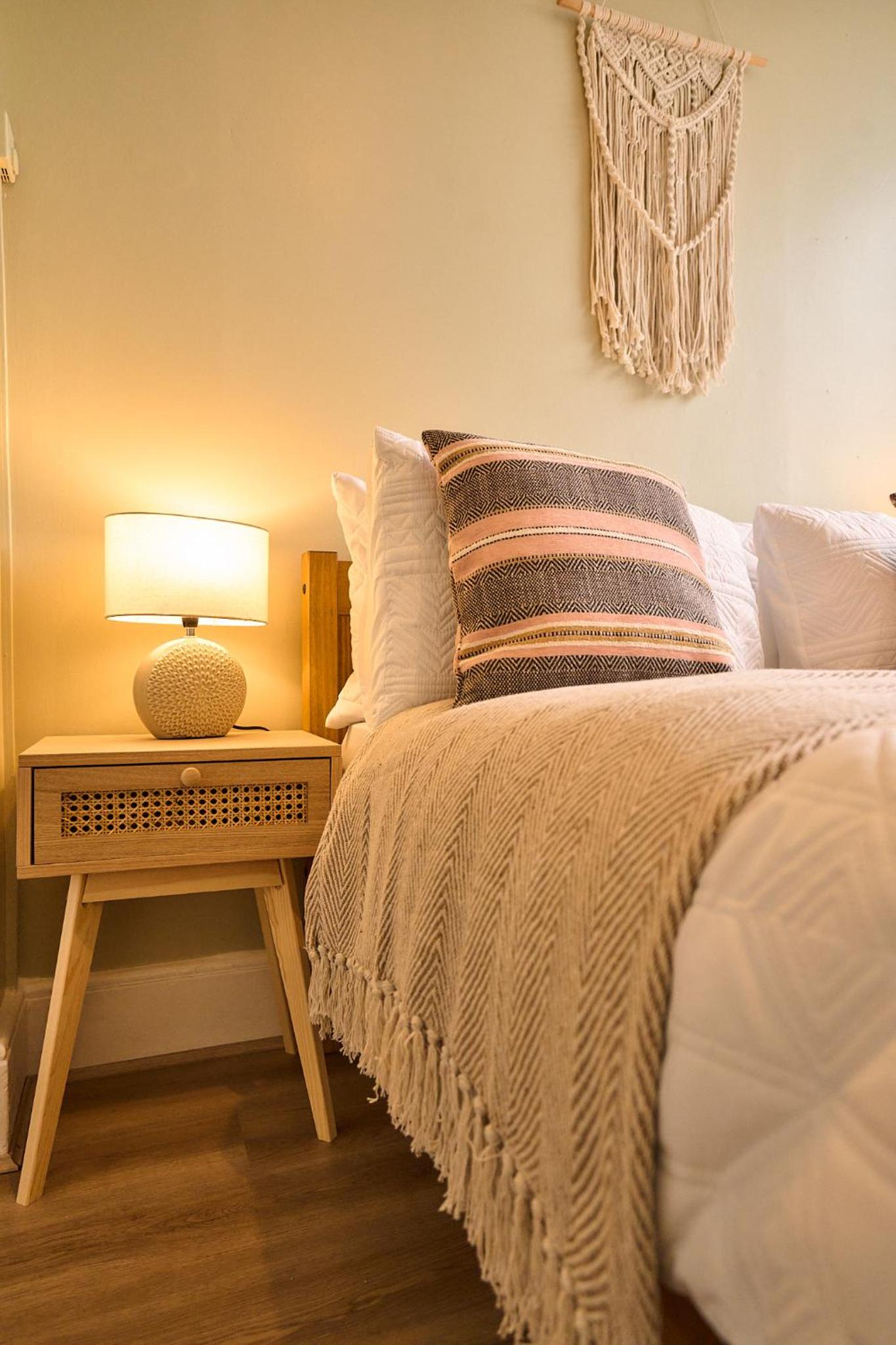 Wood End View-Cosy-Stylish-3-Bed-Traditional-House Images