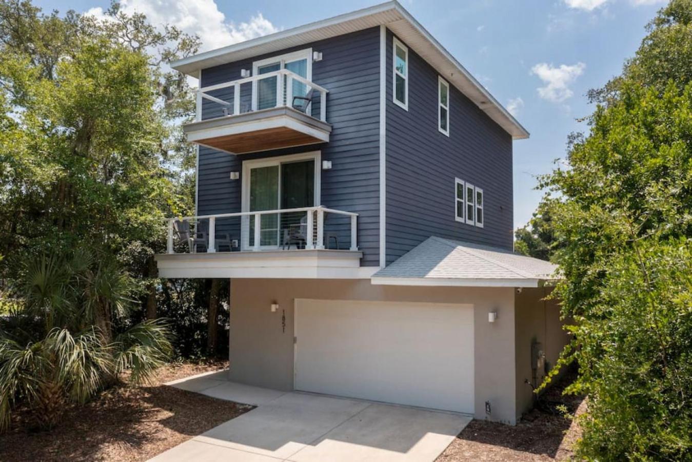 Treehouse By the Sea Images