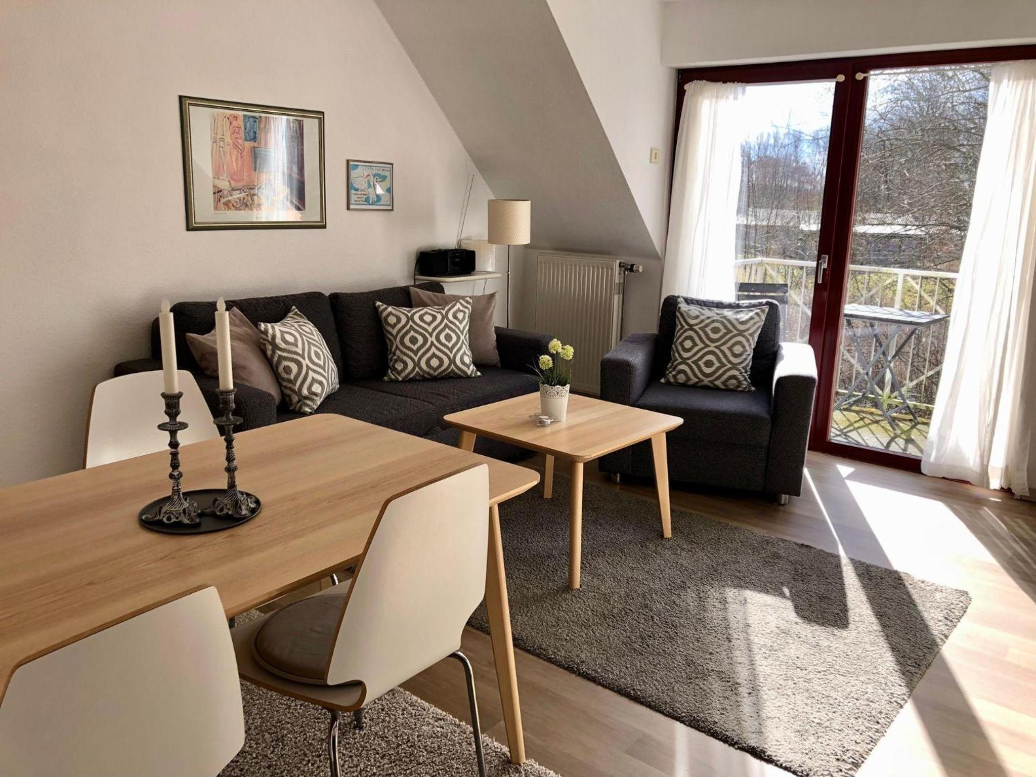 Ferienwohnung-Nils-Holgerson-mit-Balkon-zwischen-Strand-Wald-Wiese-im-Suedosten-der-Insel-Ruegen Images