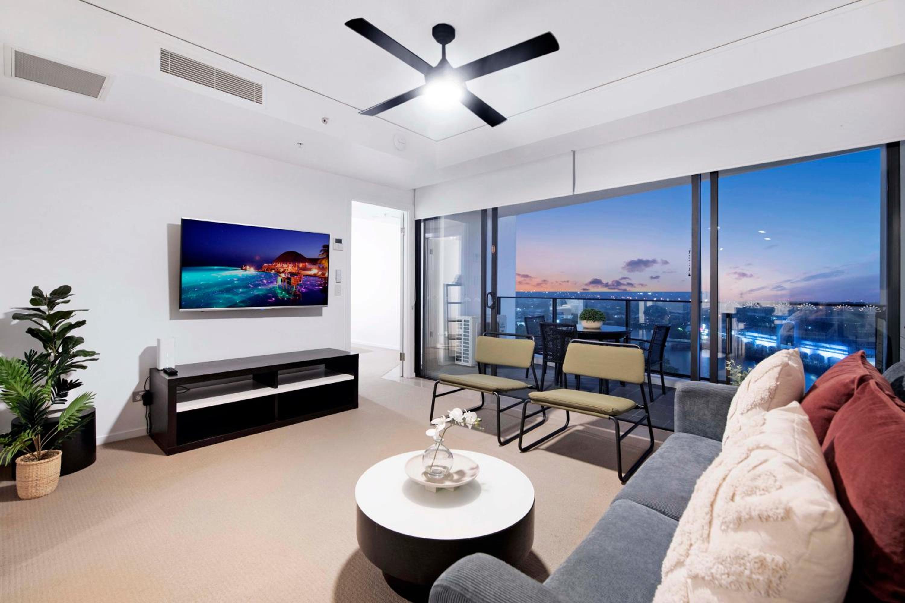 One Bedroom Apartment at Sierra Grand Broadbeach - Self Contained, Privately Managed Images
