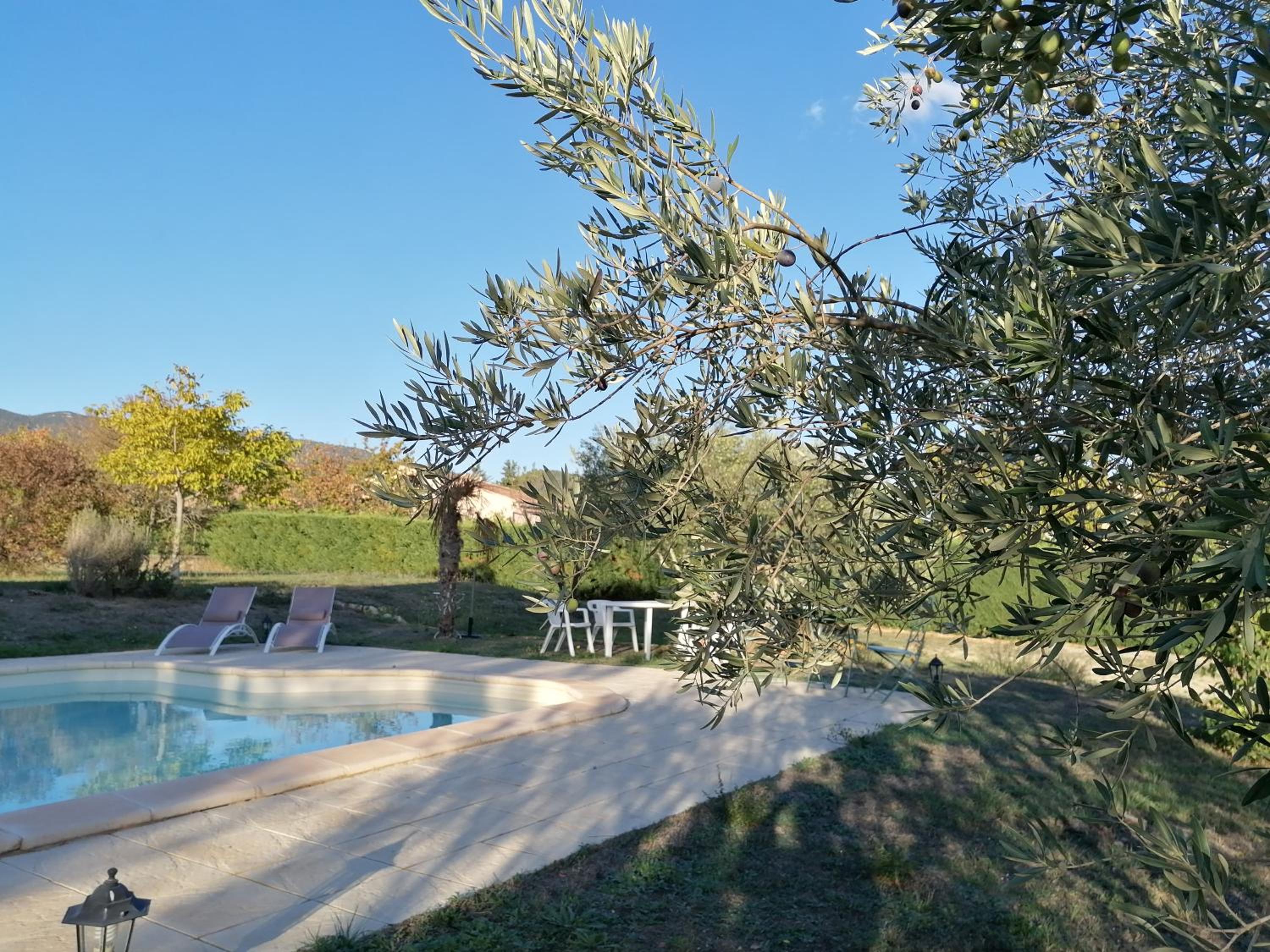 Maison au calme entre vignes et Luberon Images