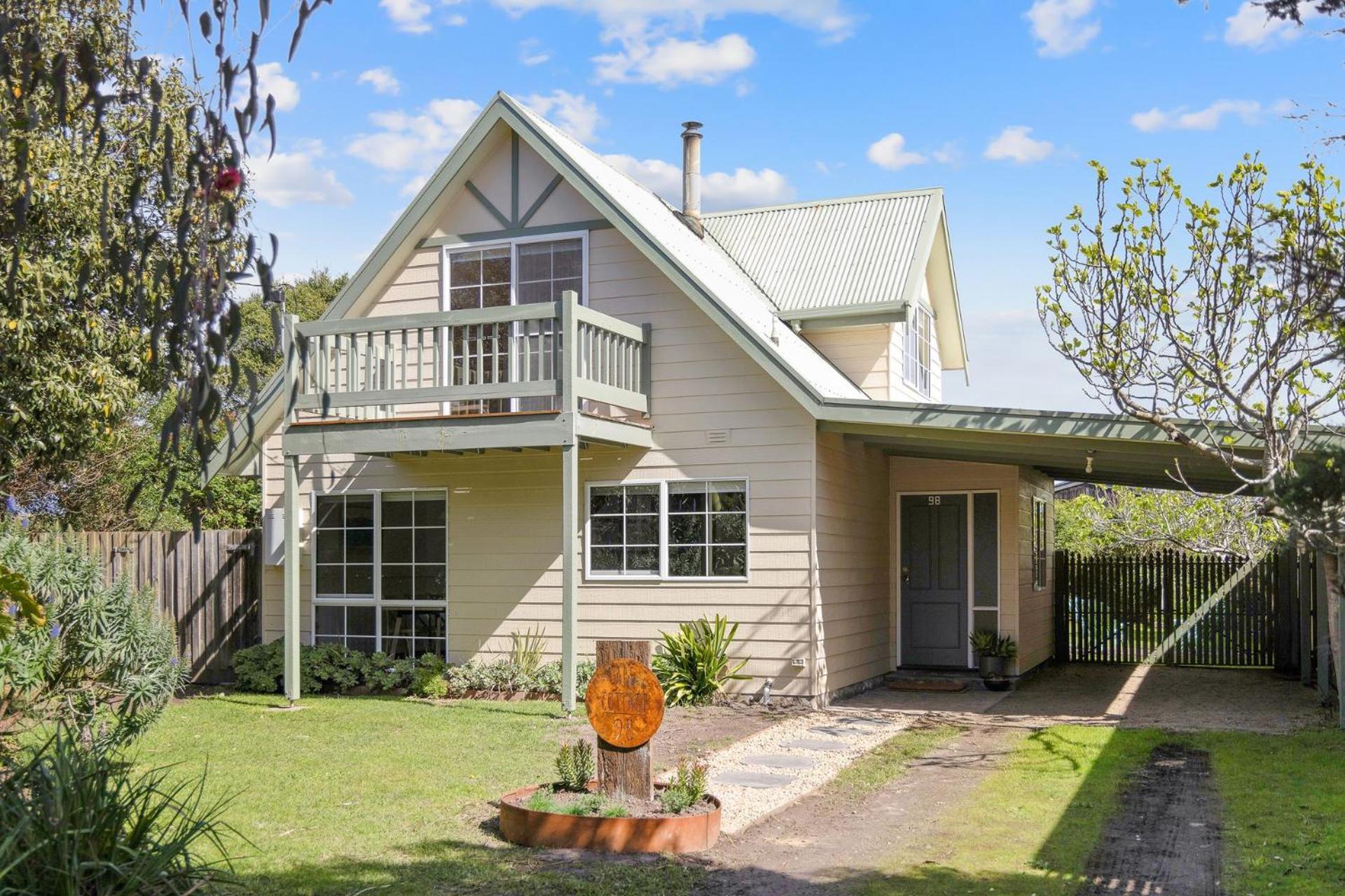 Cape Cottage Images