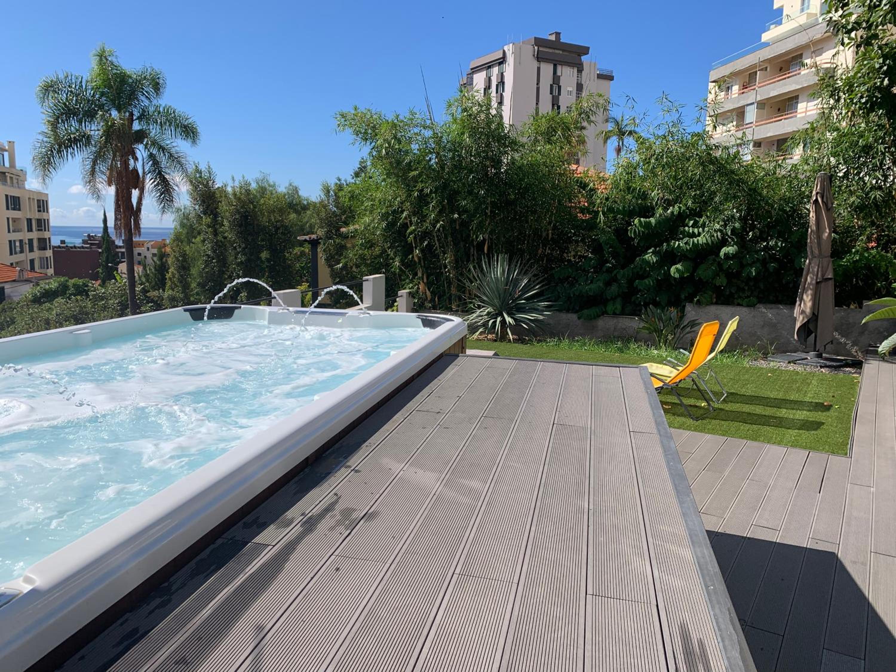 Casa do Til, central Funchal Images