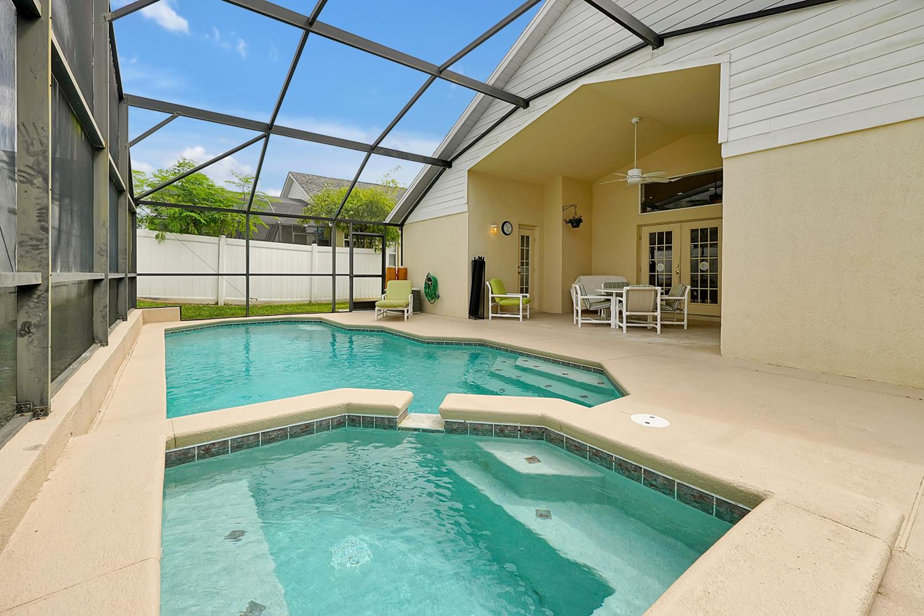 Neptunes Retreat - 4 bed close to Disney Images