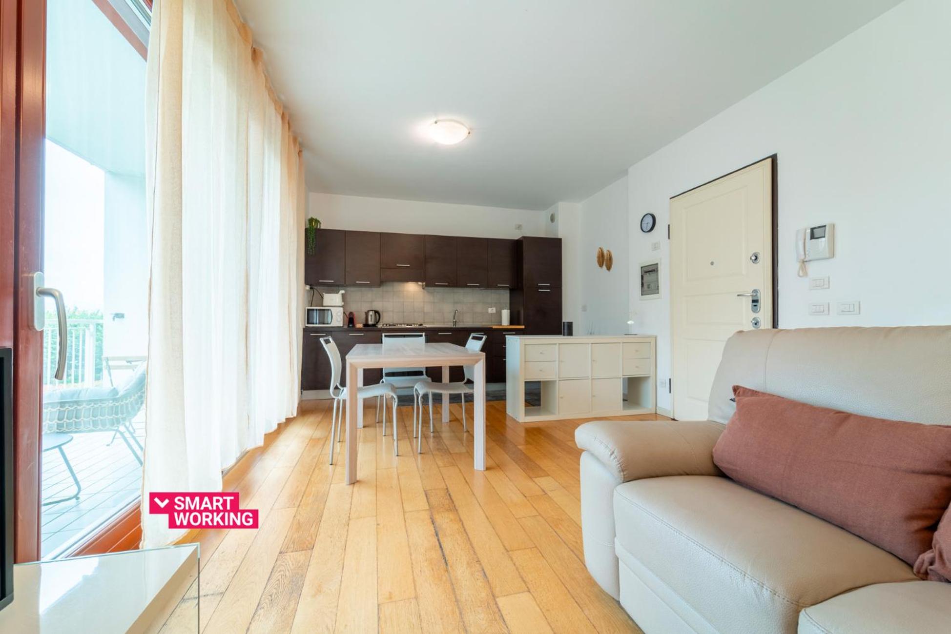 Como Comfort Flat by Wonderful Italy Images