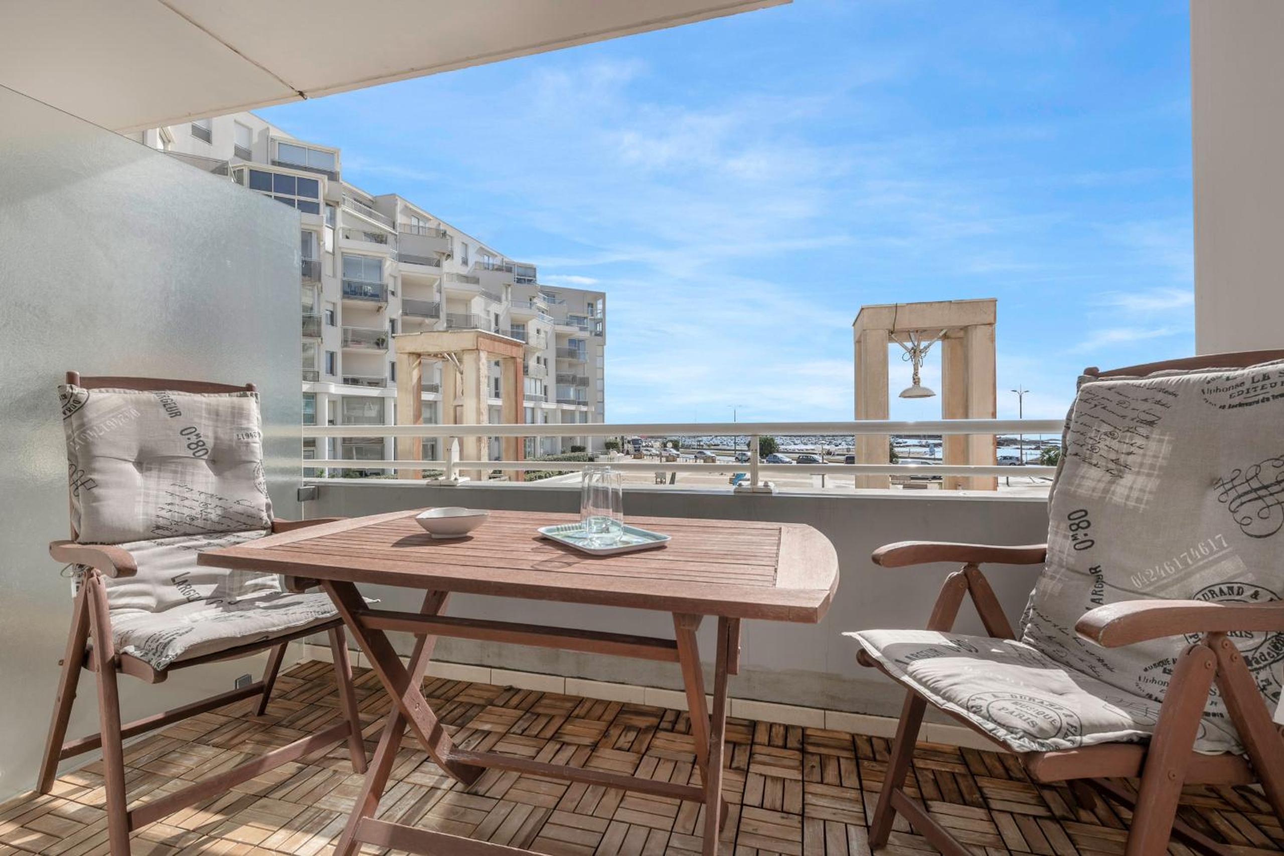 Appart avec balcon vue mer-50m plage des Libraires Images