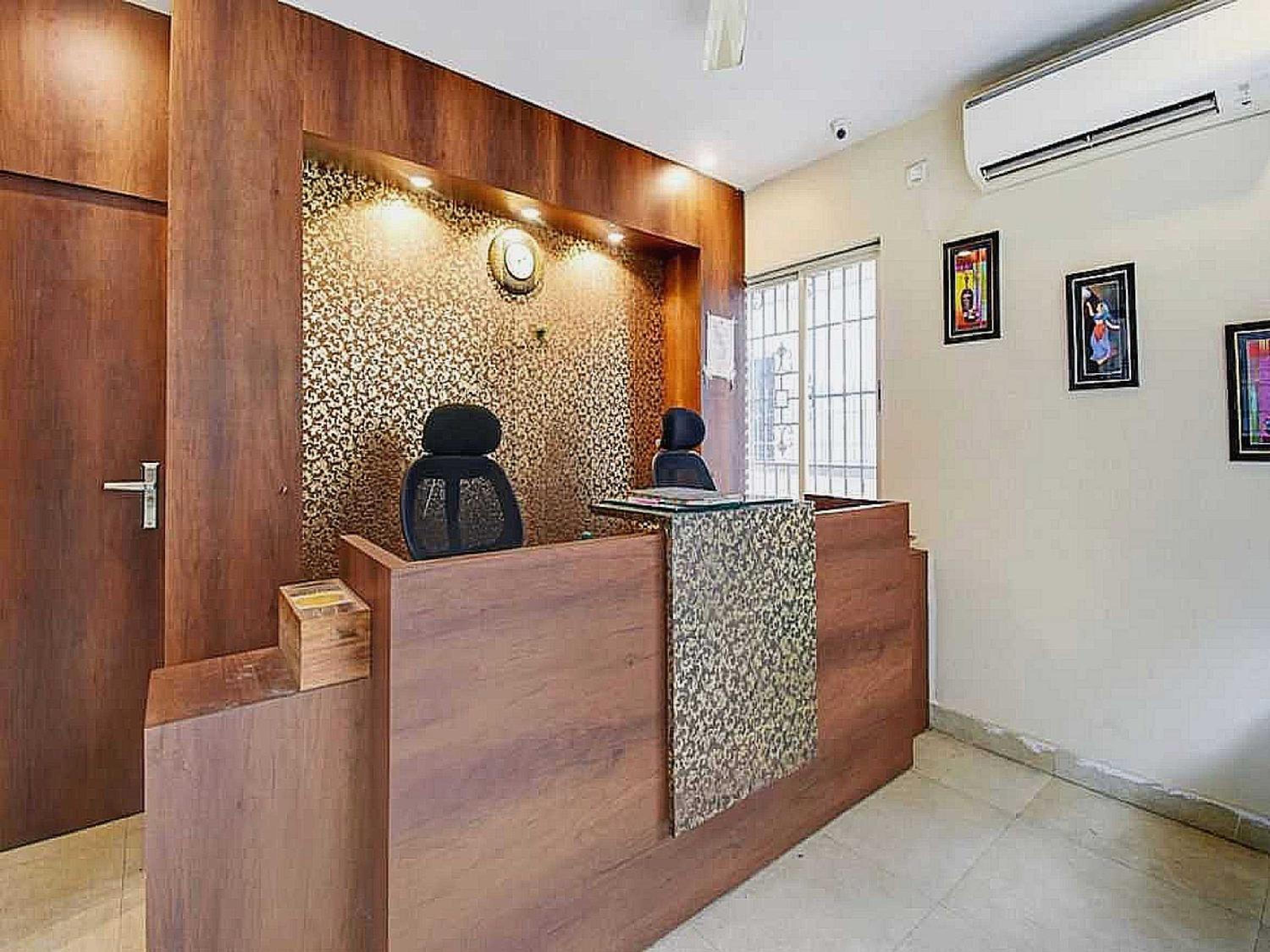 Flagship Roshan's Inn Near Dilshad Garden Metro Station Images