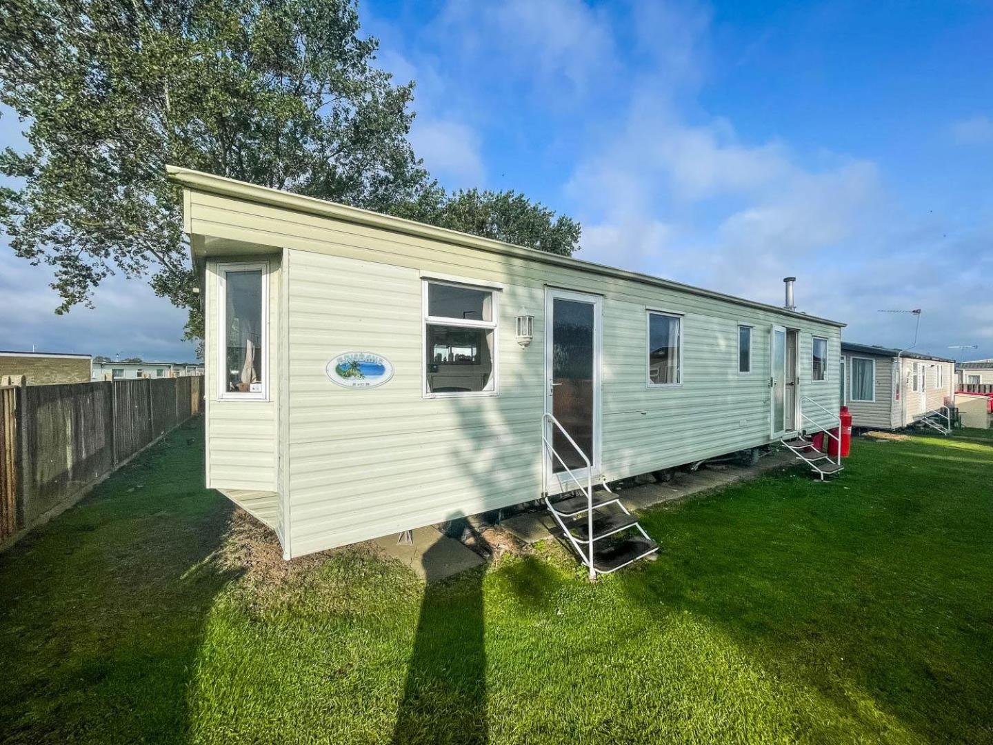Caravan By The Sea At California Cliffs Holiday Park In Norfolk Ref 50014B Images