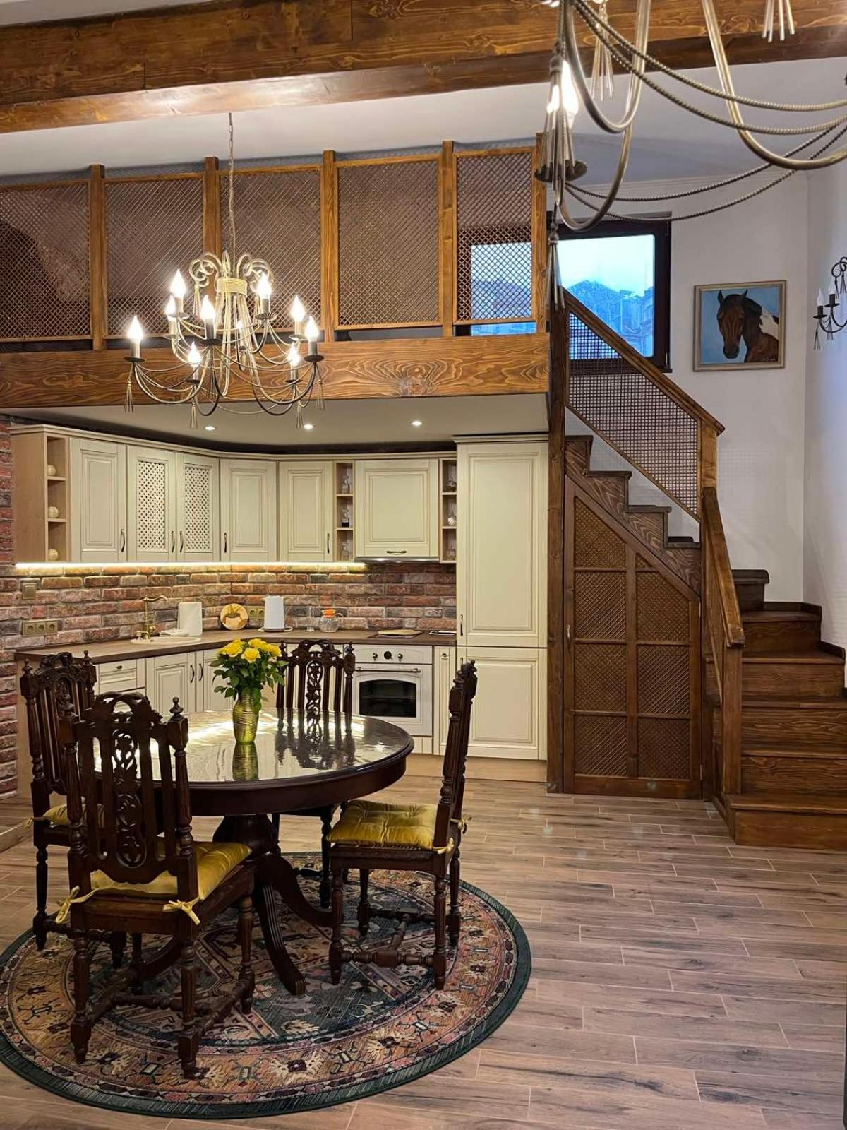 River's house, very good location, free parking! Images