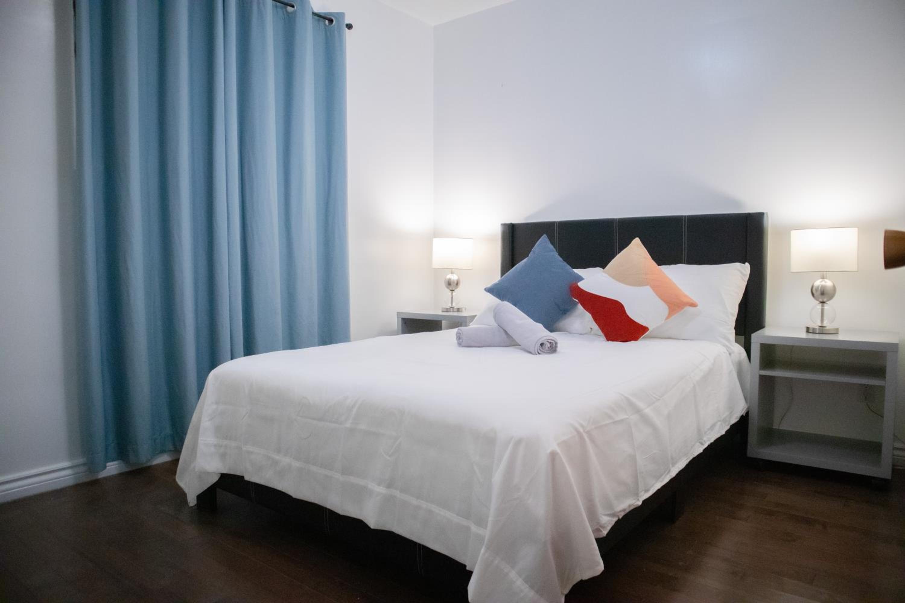 Cozy Private Room-Your Perfect place in Hamilton Images