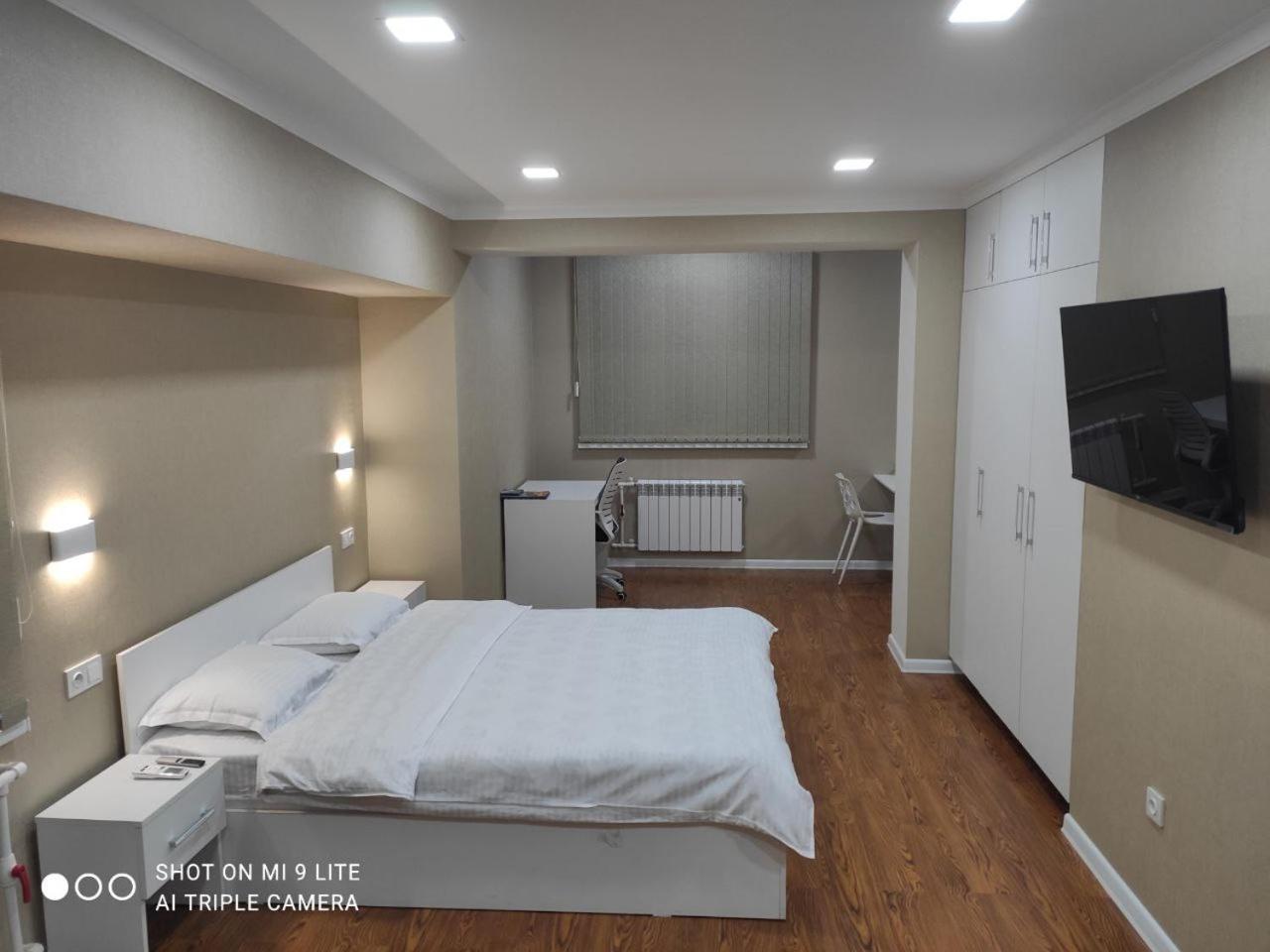 1-bedroom Apartment in the very city center (Shedevr) Images