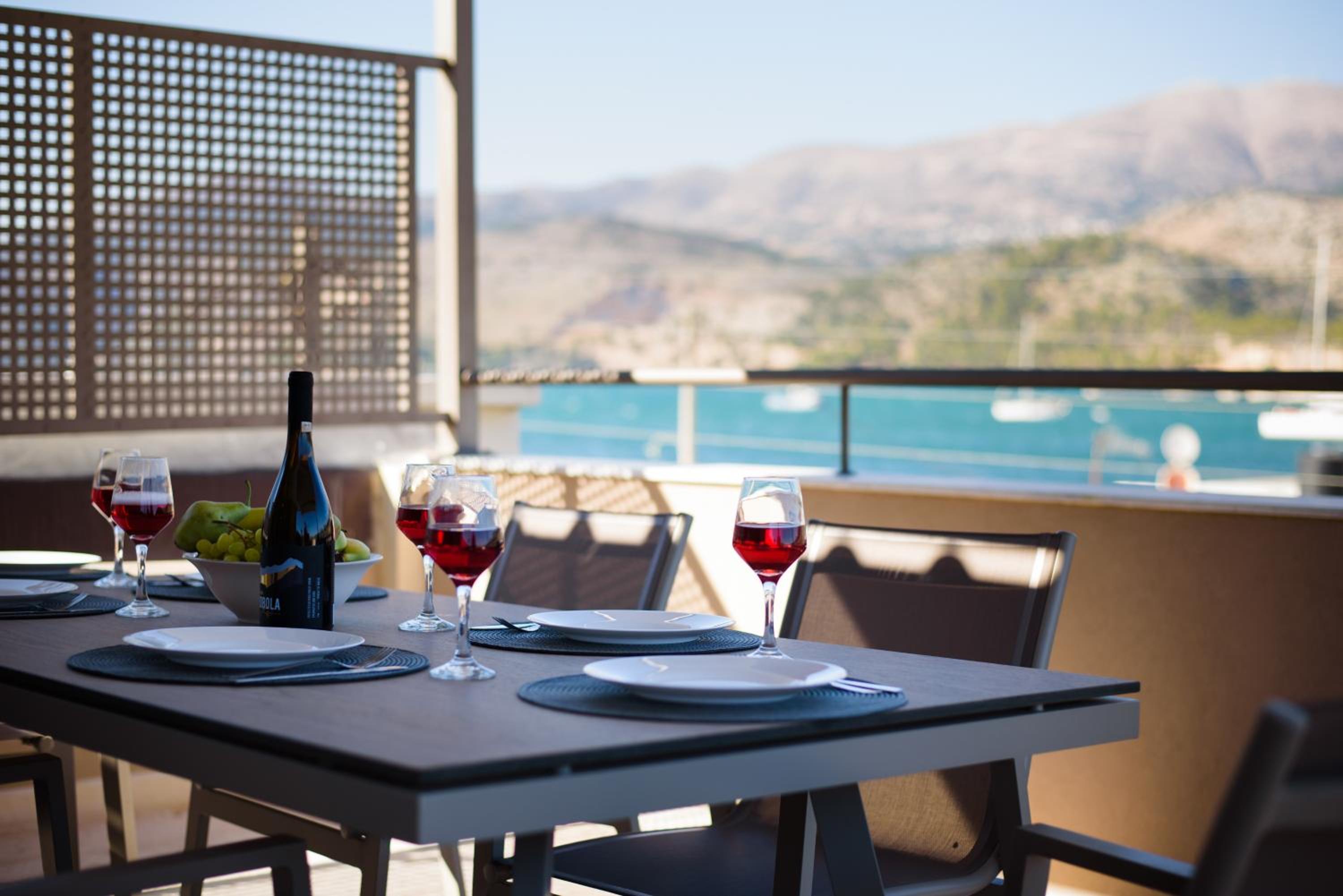 Centro Y Mar! Central Penthouse with Terrace! Images