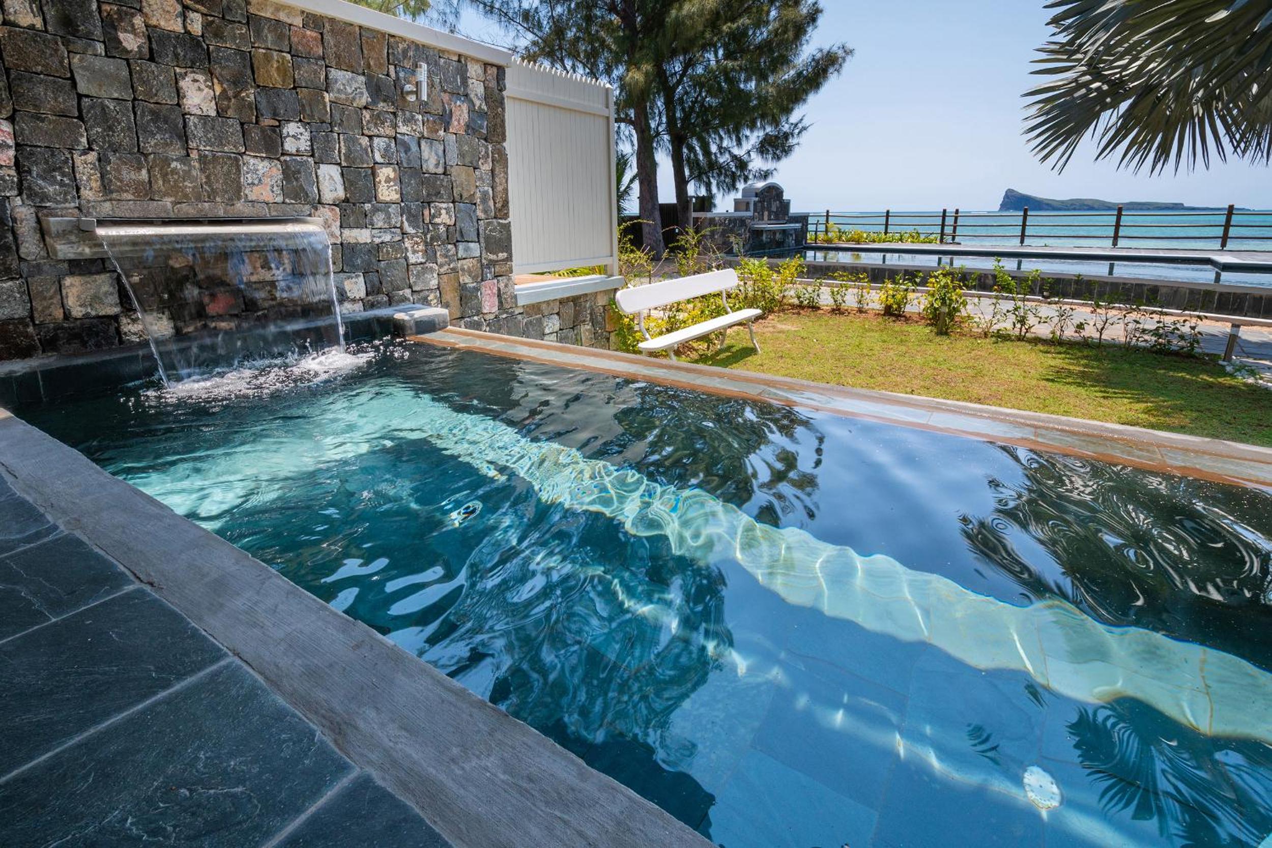 Luxury beachfront duplex, Coin de Mire view / 3Bed Images