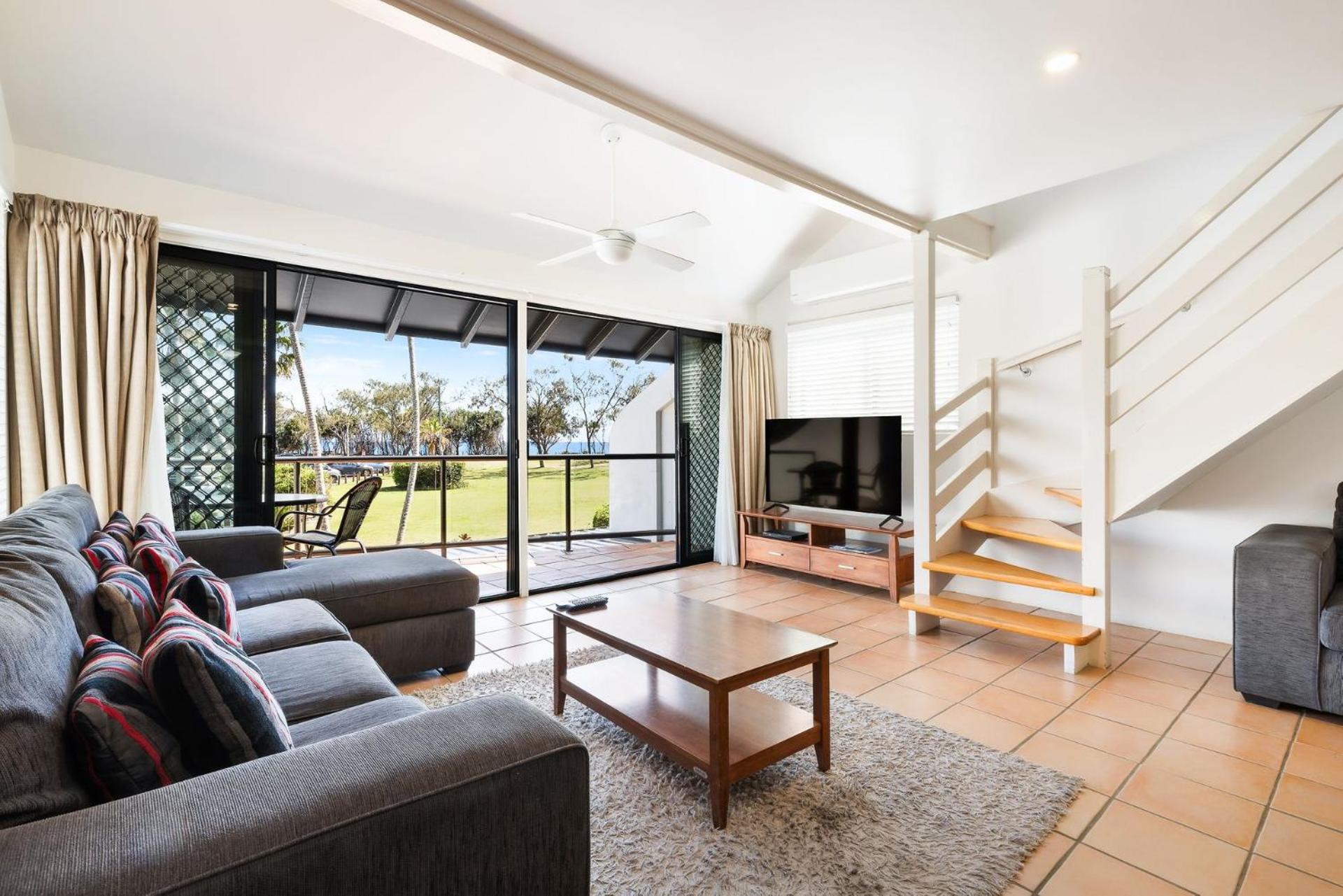 Byron Bay Beachfront Holiday Apartments Townhouse 12 Images