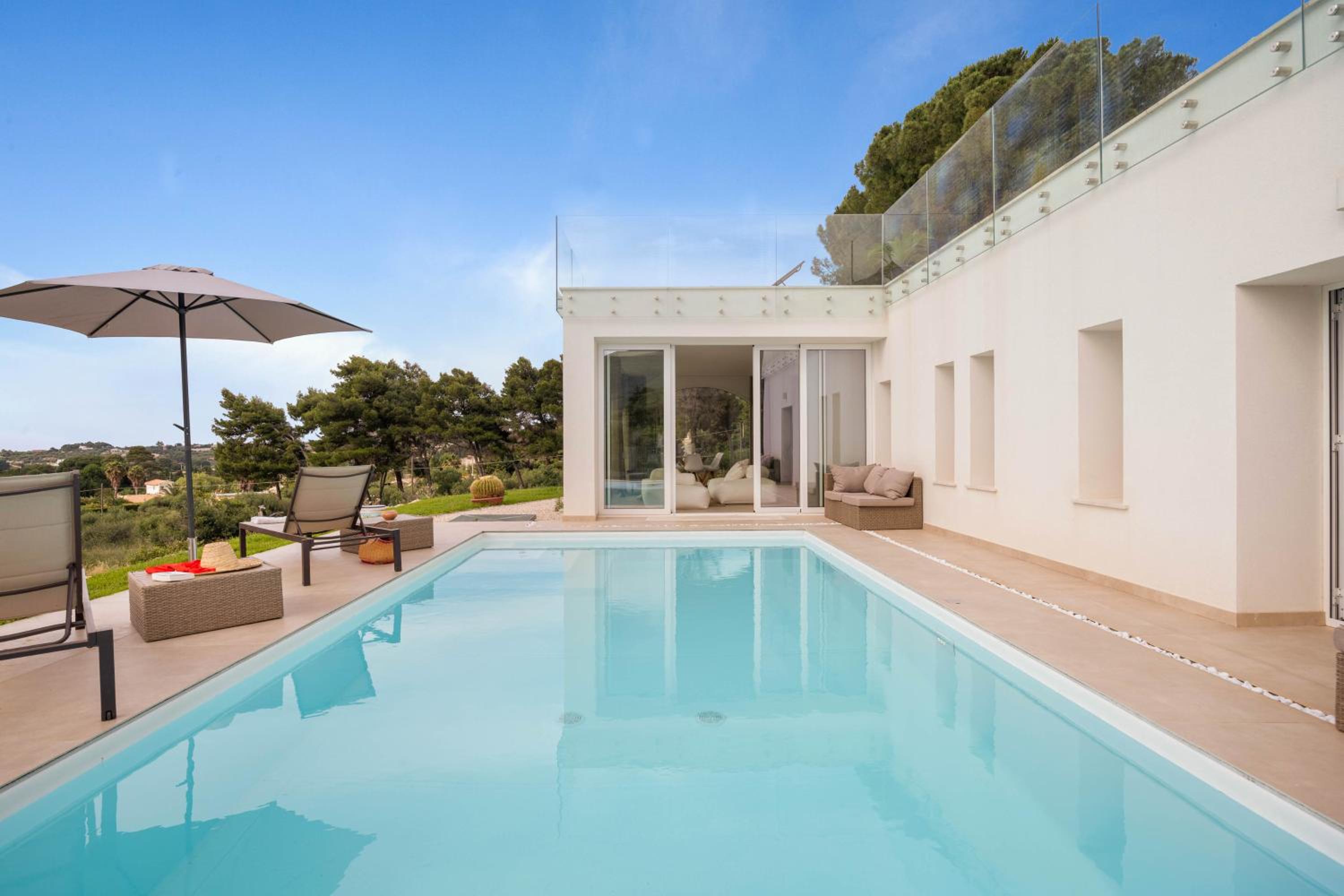 Curina Luxury Villa Images
