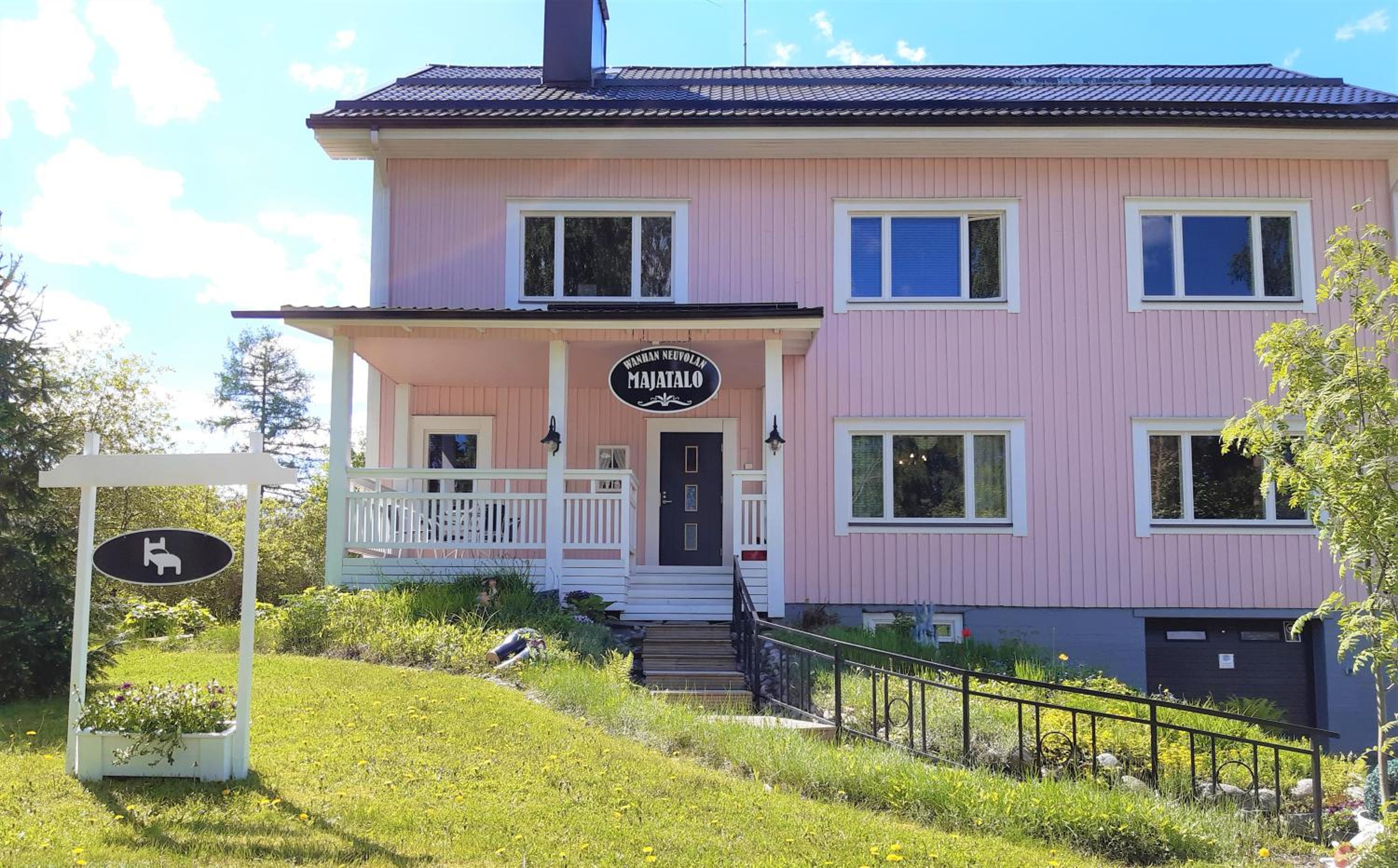 Wanha Neuvola Guesthouse Images