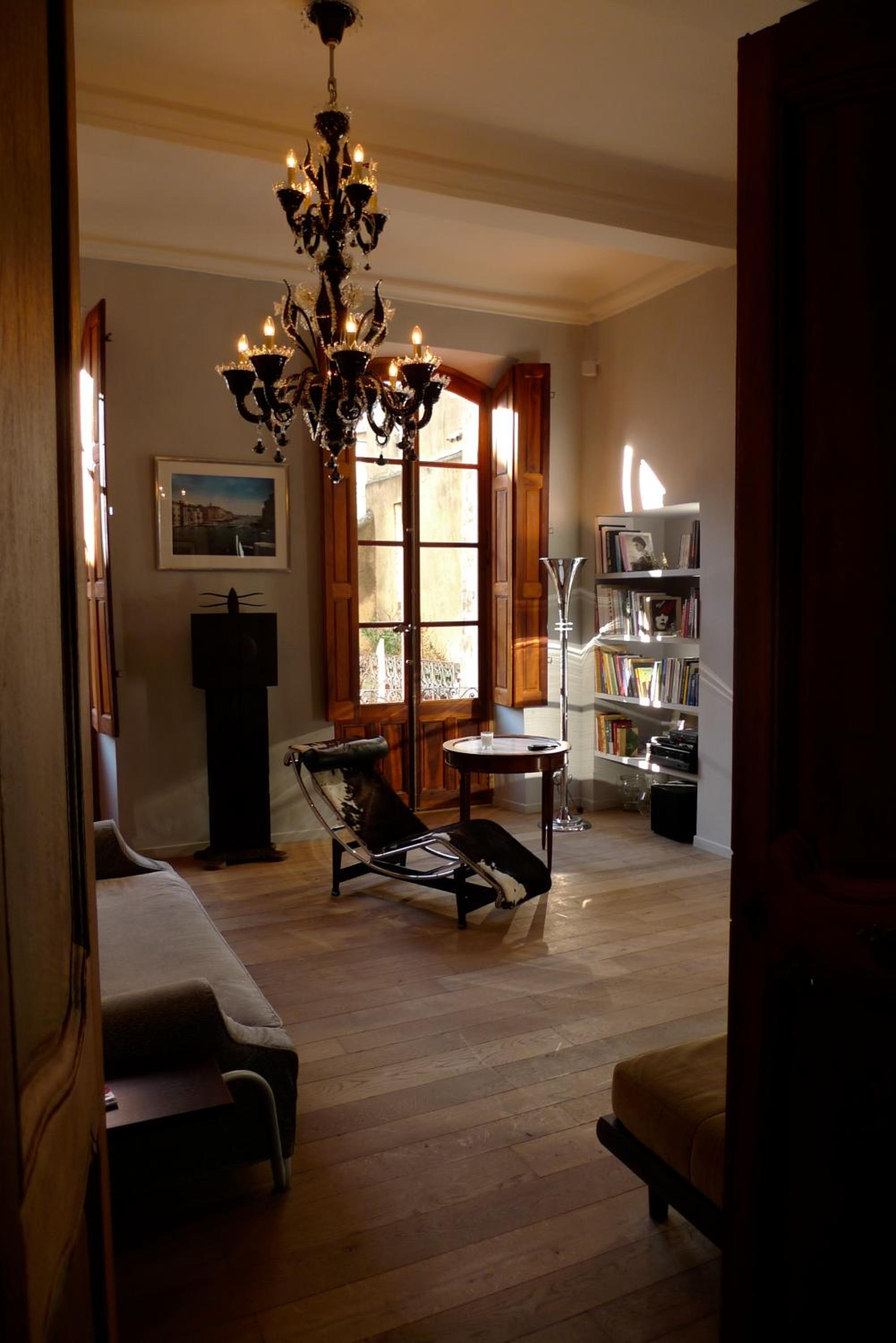 Luxury two bedroom apartment in Apt, the heart of the Luberon Images