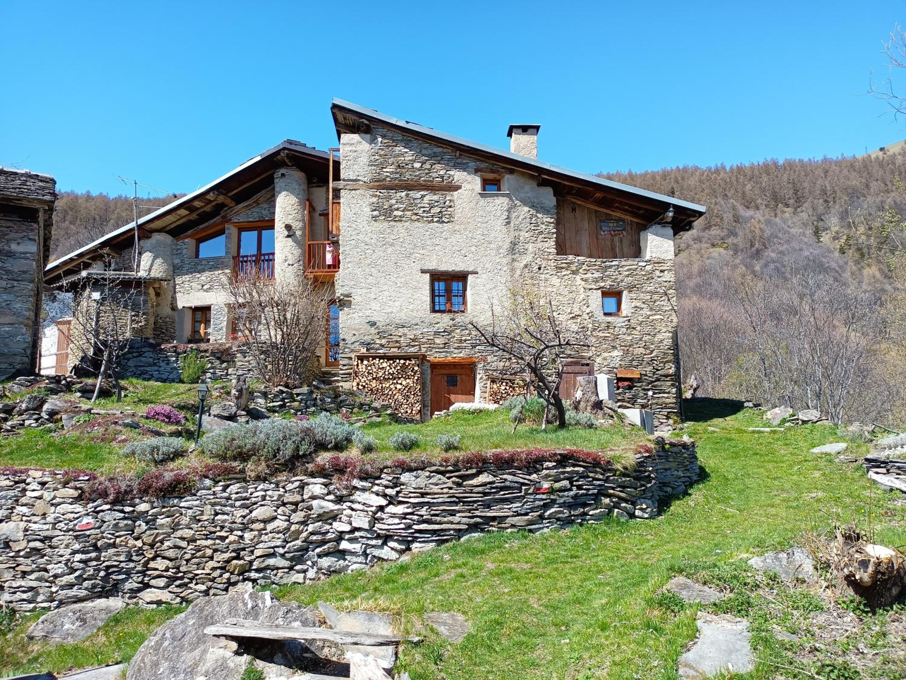 Rota d'Amont Bed and Breakfast