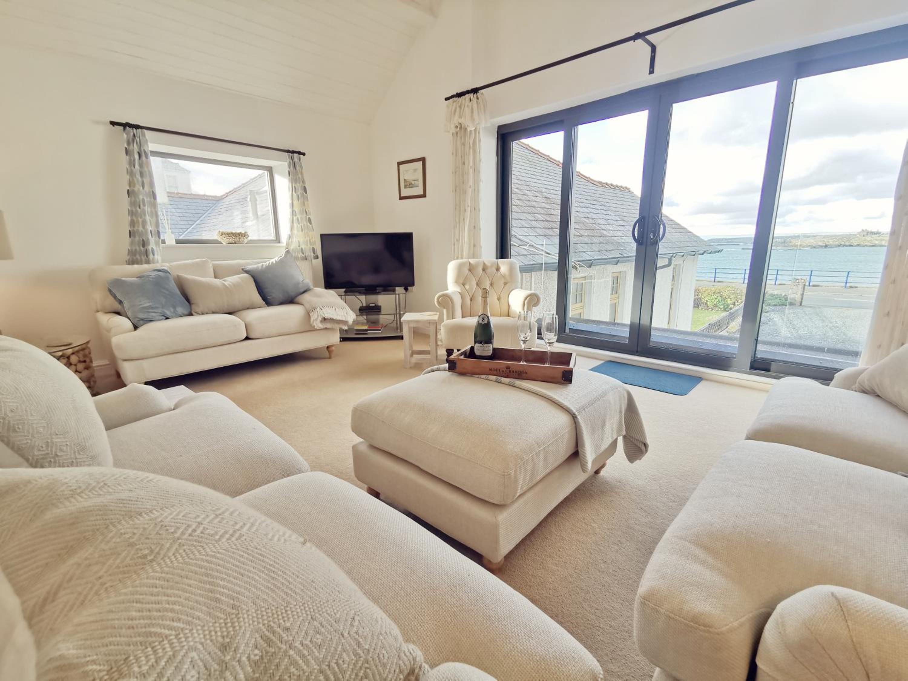 TULLOCHSIDE-4 BED-SEA FRONT -RAVENSPOINT ROAD Images
