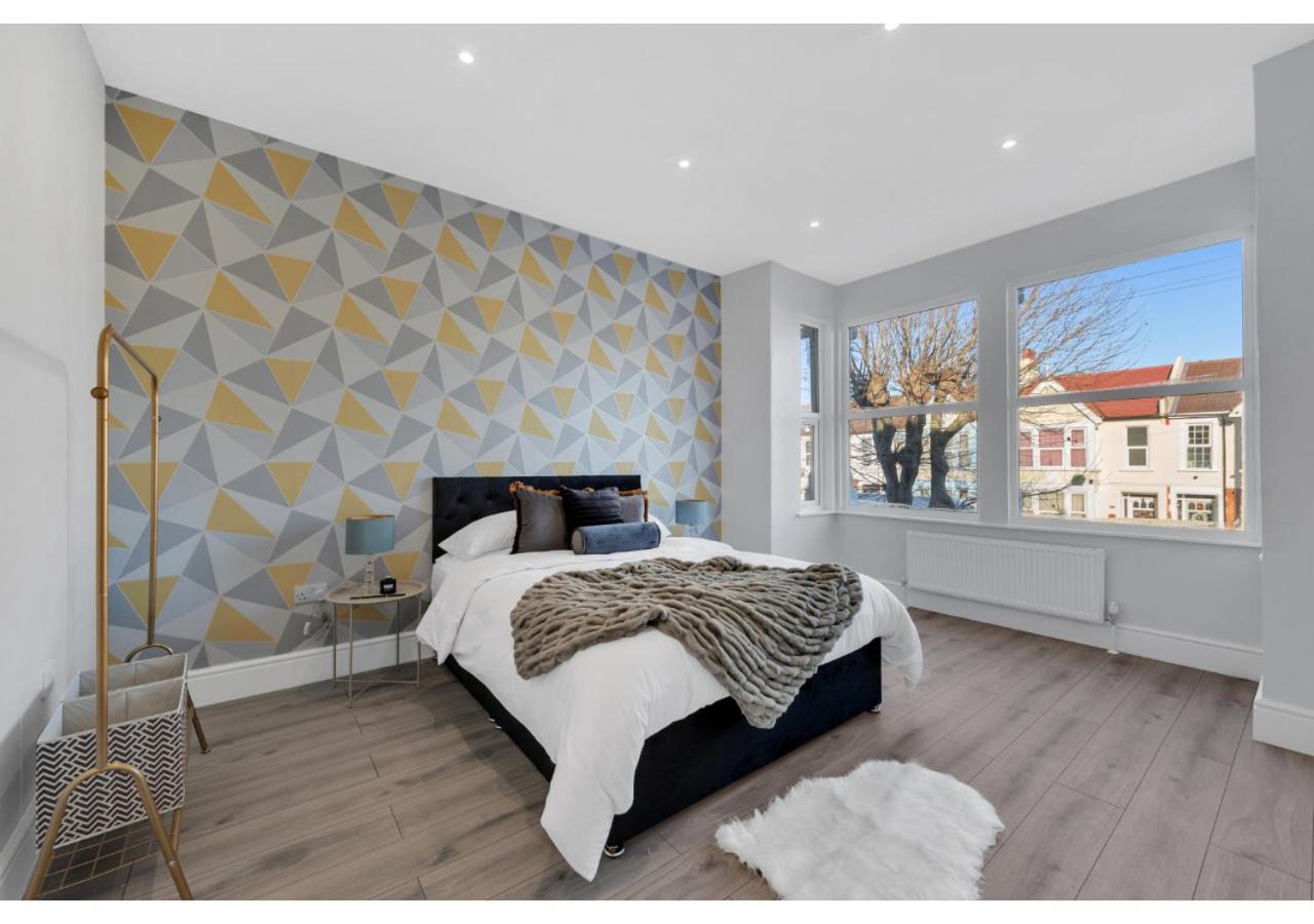 Astonishing 4BR House - Perfect for a Big Family Images
