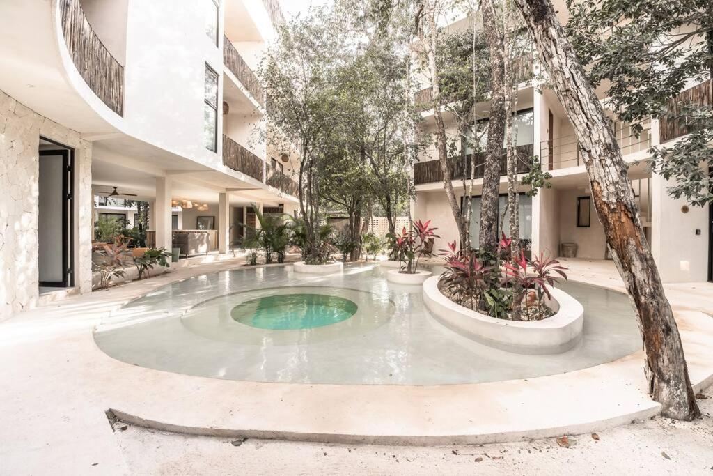 Cozy Studio, Pool, Great location Images