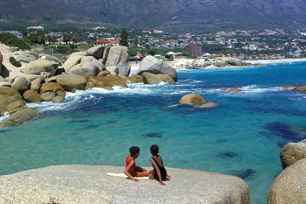 Camps Bay Studio with private patio Images