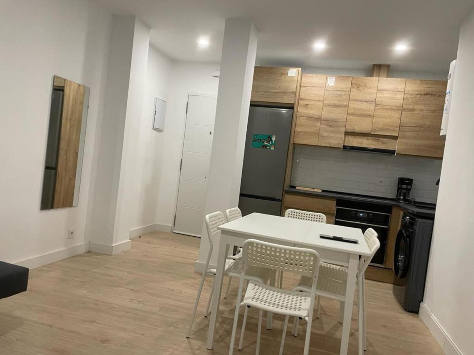 U2 Apartamento a estrenar, cerca de Metro Images