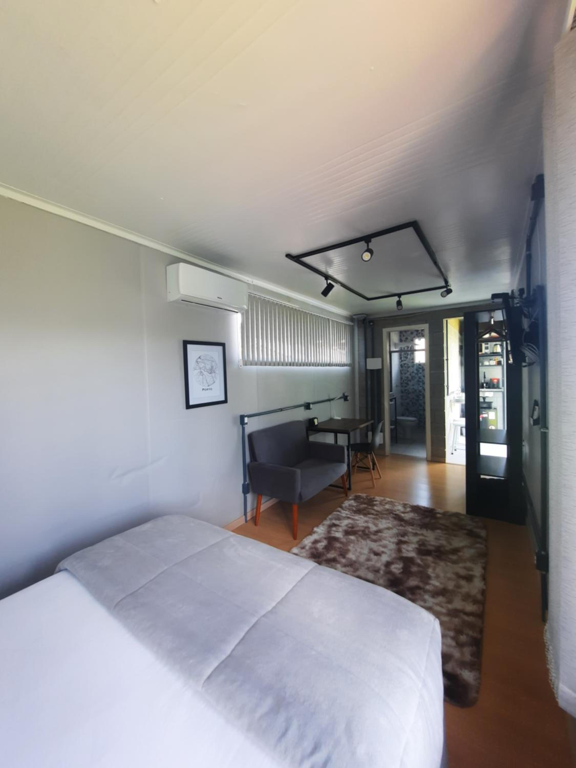 Container Guesthouse - 2 Images