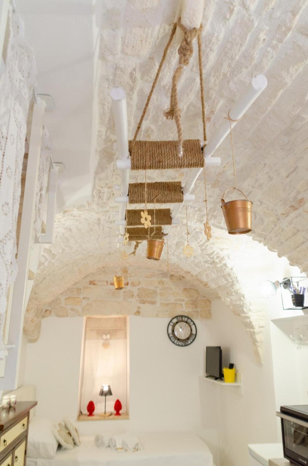 Al bianco nido White Stone apt in Martina Franca Images